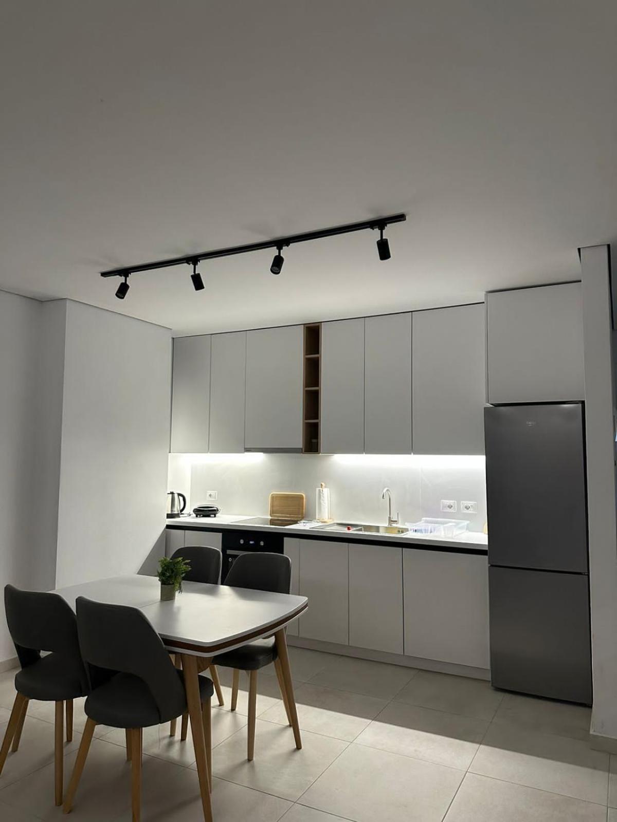 EME APARTMENTS - Kompleksi San Pietro, Gjiri i Lalzit