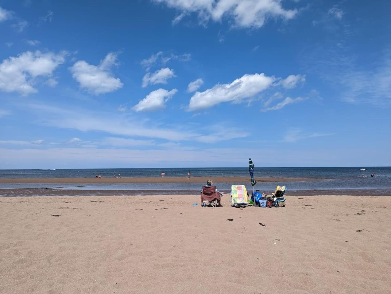Seabreeze Aboiteau Cottage - beach access