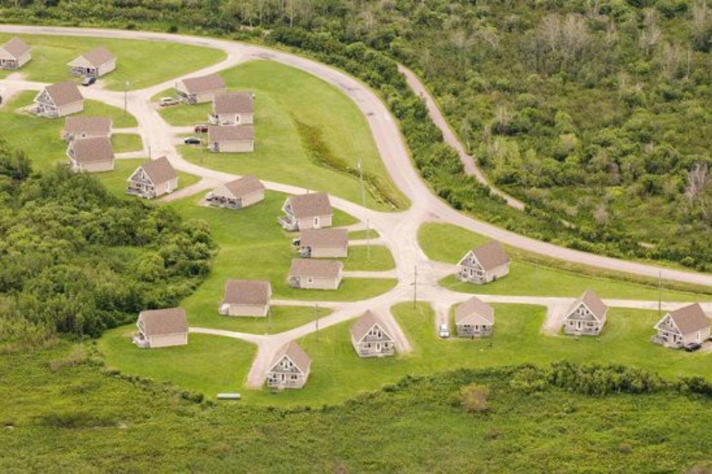 Seabreeze Aboiteau Cottage - beach access
