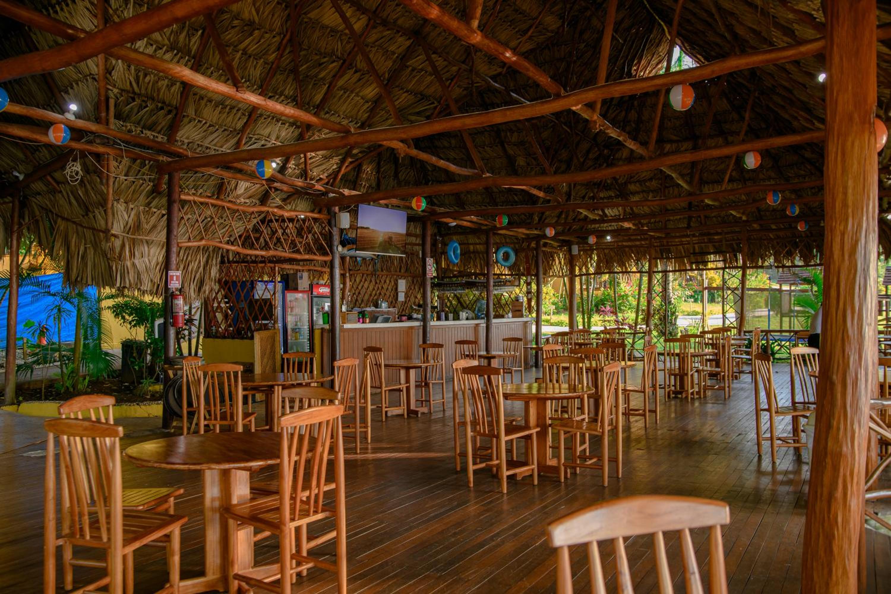 Banana Palms Hotel - Property Image 7