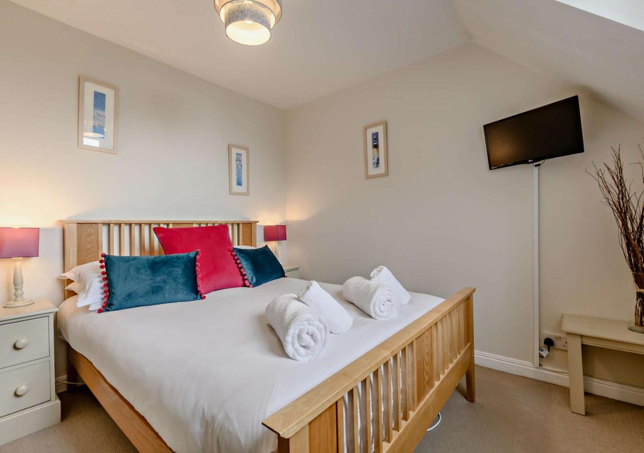 2 Bed in Padstow oc-p00183