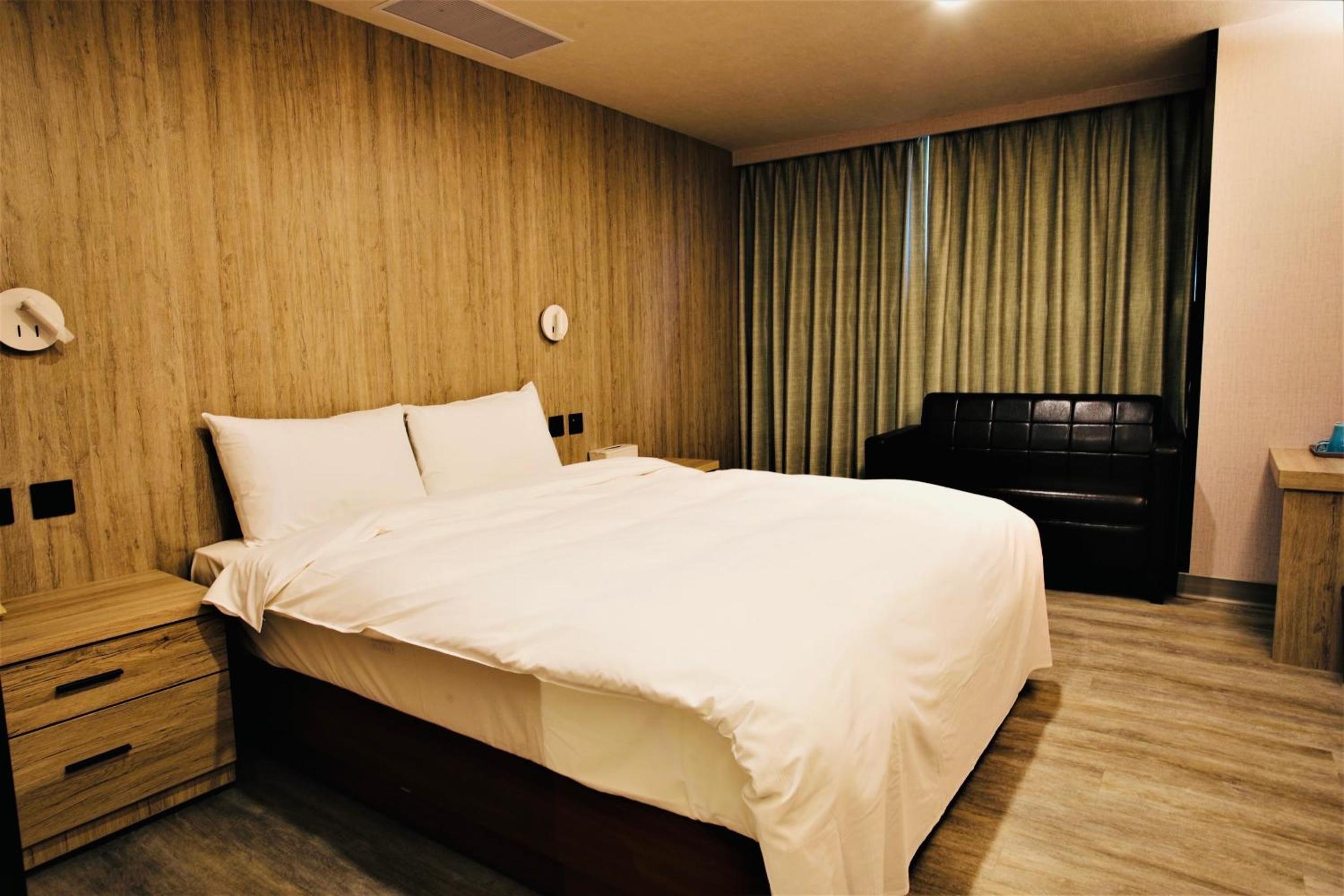 Golden Home Hotel