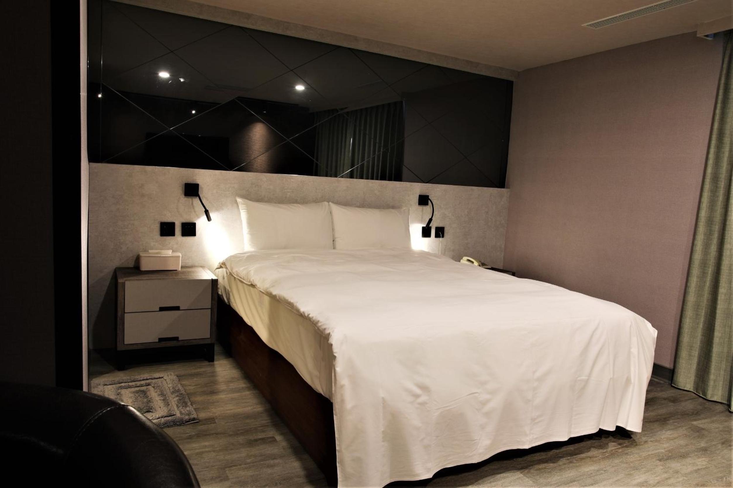 Golden Home Hotel