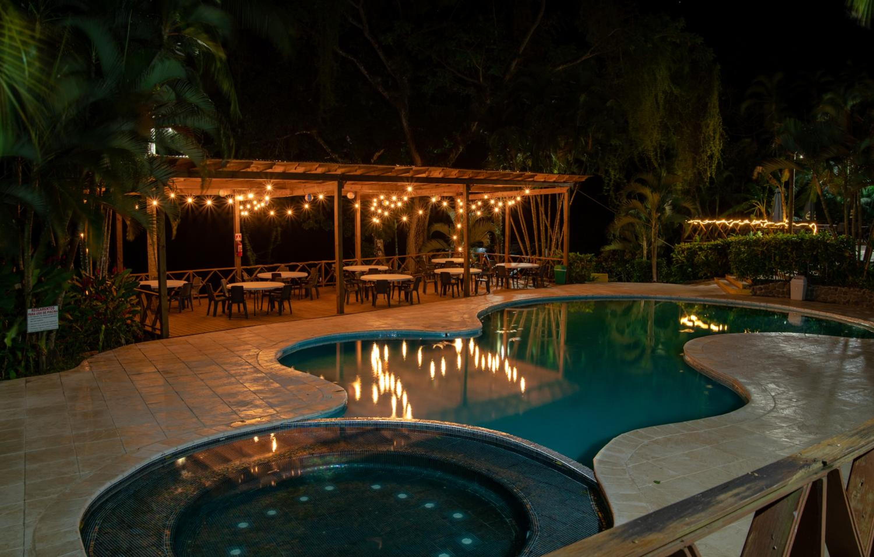 Banana Palms Hotel - Property Image 3