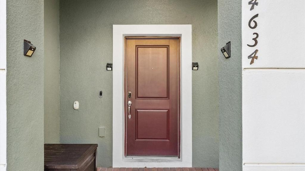 5 Bed 4 Bath Townhouse with Pool townhouse view 3
