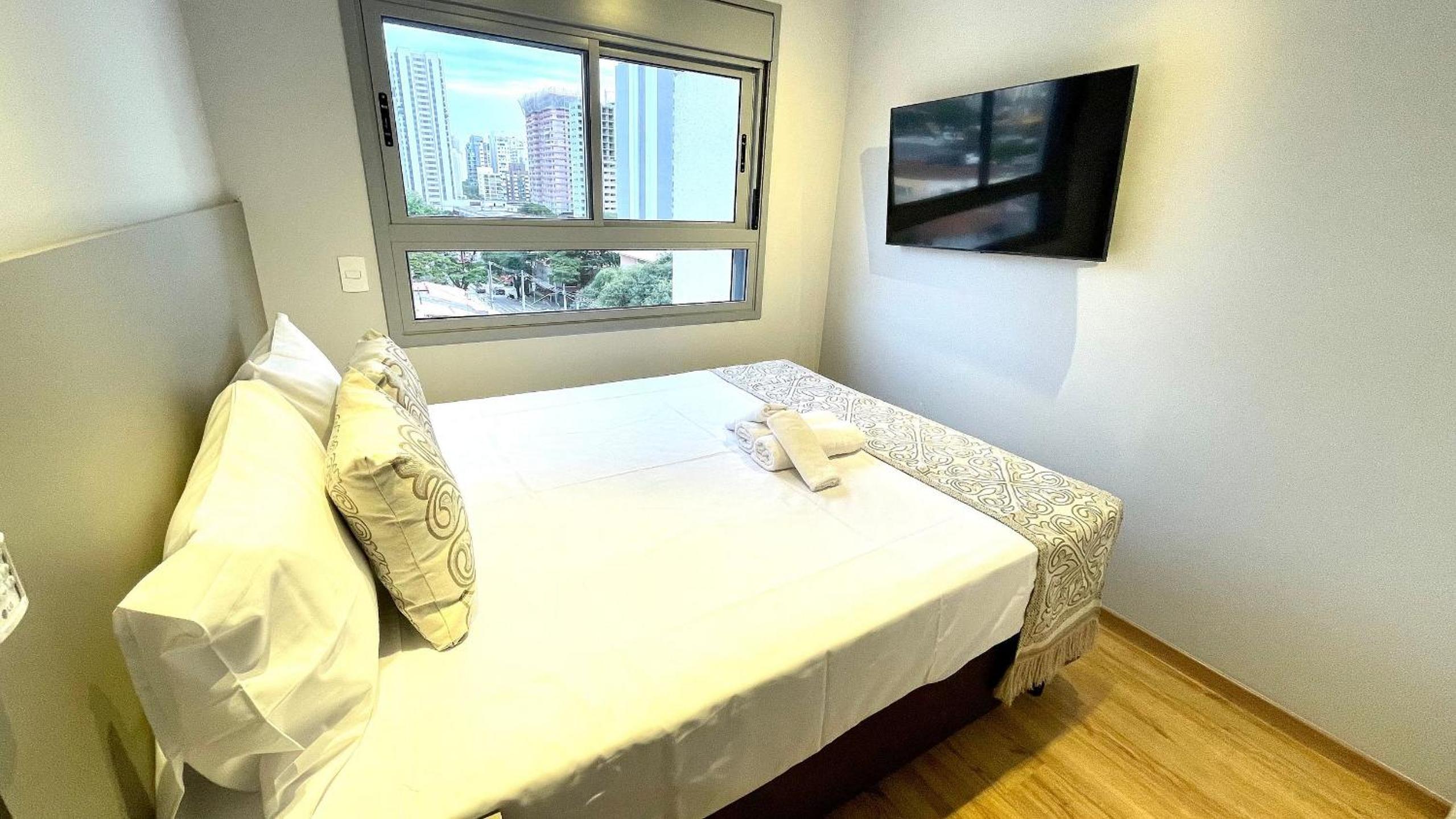 Haus Stay. APARTAMENTO COM QUARTO & SALA. LUXO. MOEMA.