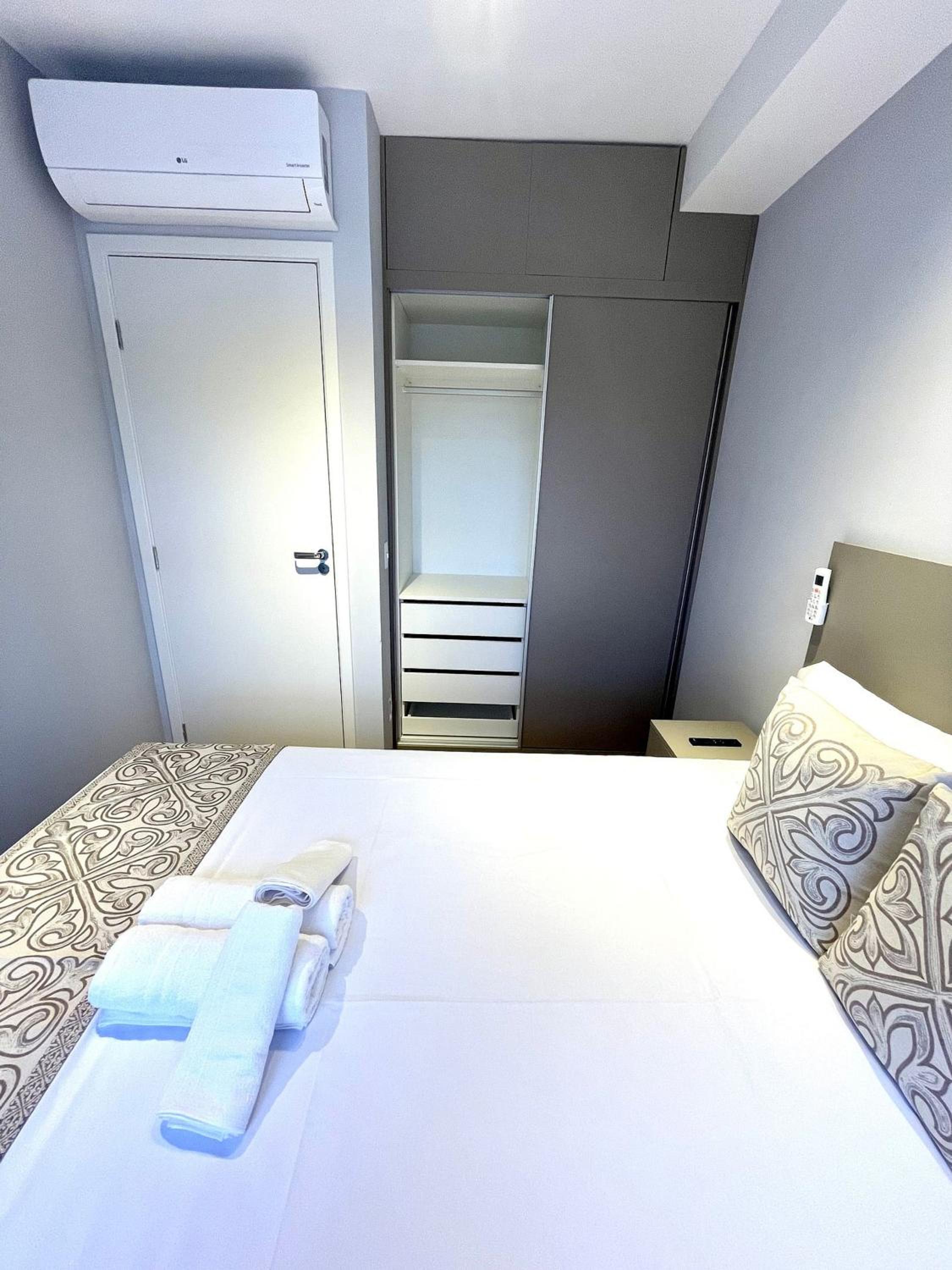 Haus Stay. APARTAMENTO COM QUARTO & SALA. LUXO. MOEMA.