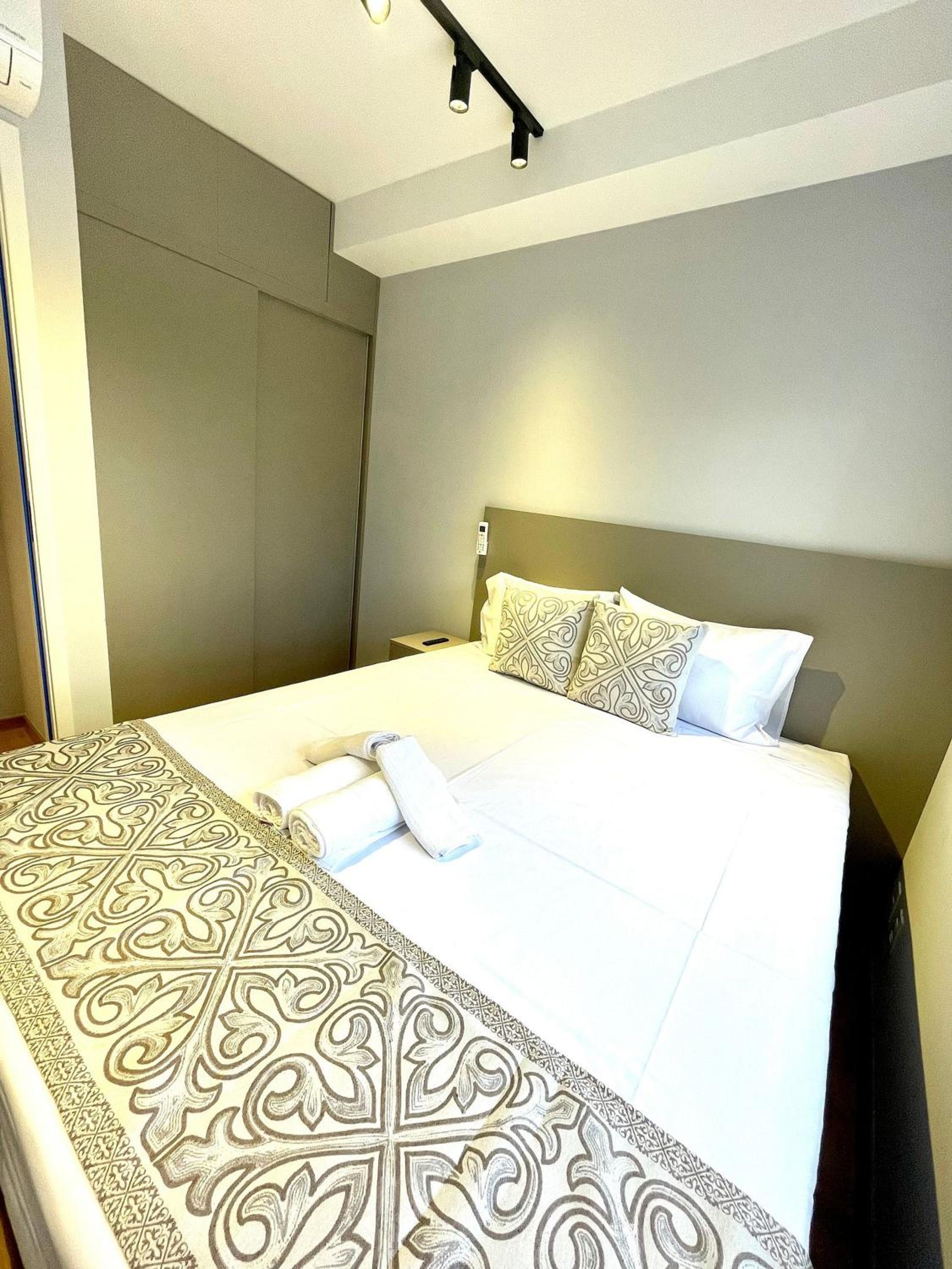 Haus Stay. APARTAMENTO COM QUARTO & SALA. LUXO. MOEMA.
