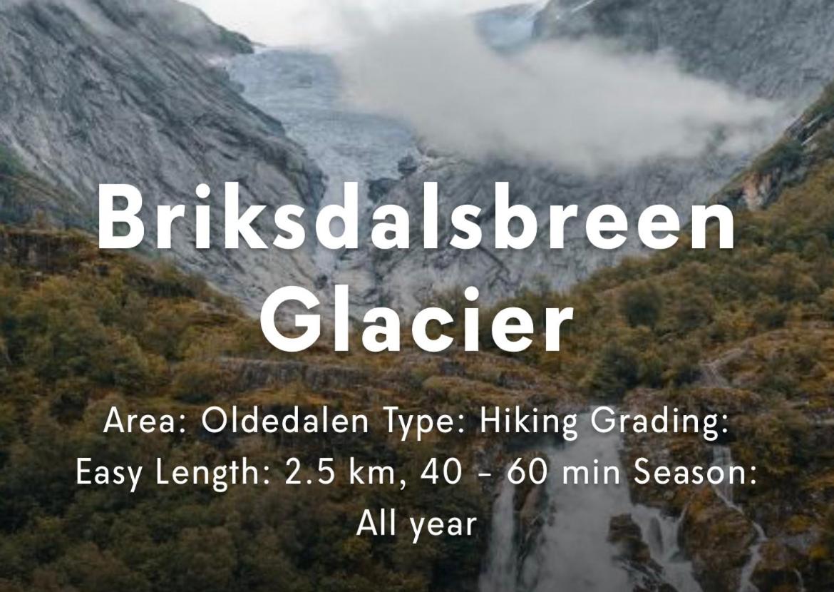 Gjestehus i Sogndal med utsikt over fjord og fjell