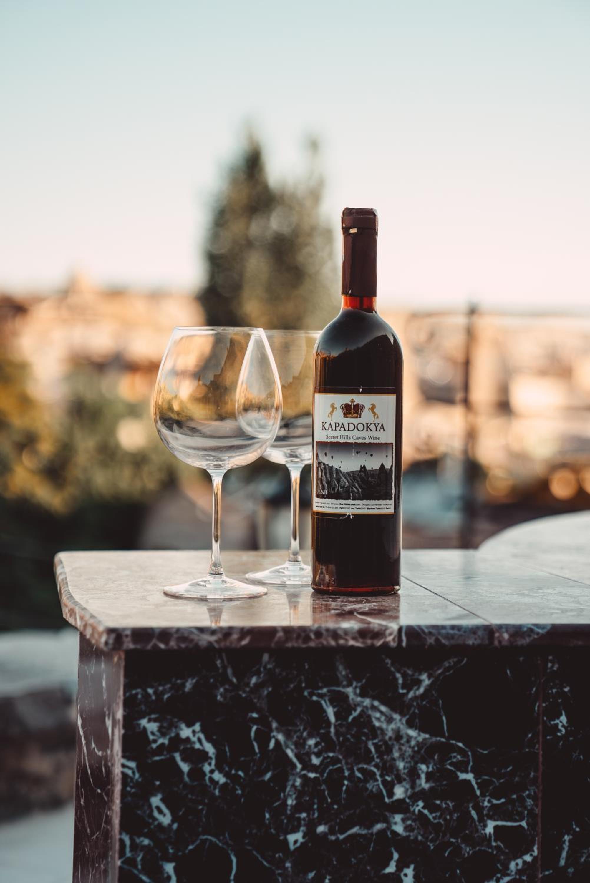 Secret Hill Cave Suites - Image 87