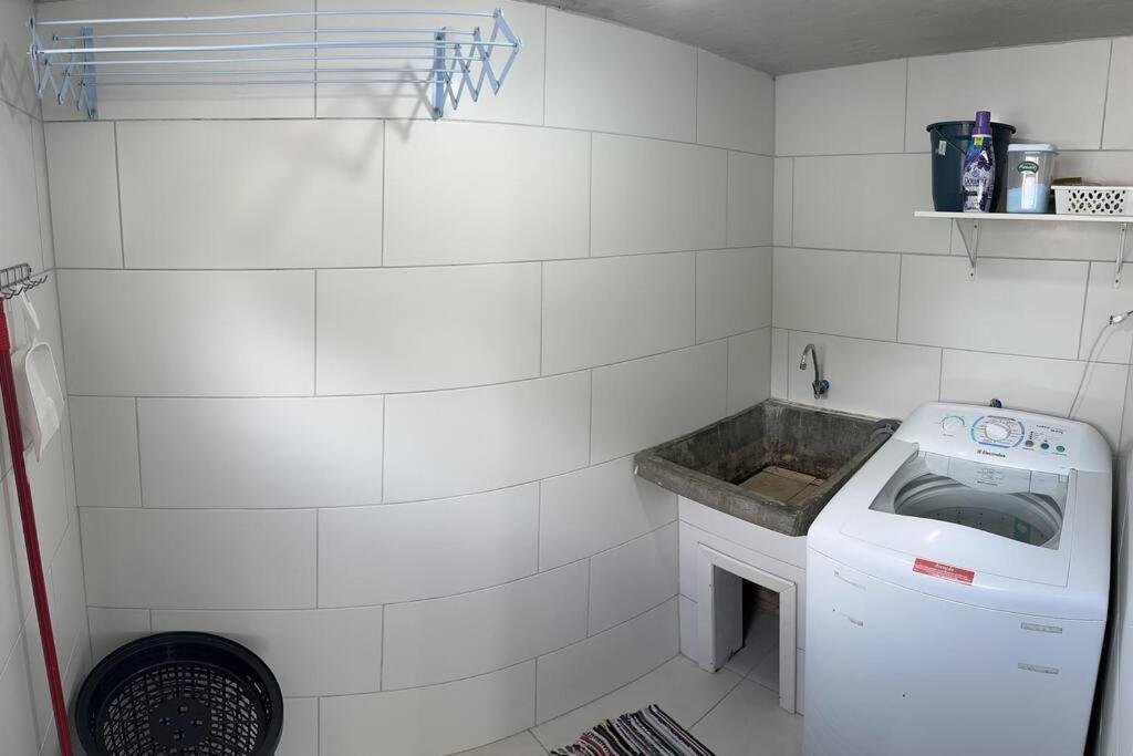 Linda e Ampla Casa Inteira Próxima ao Centro de Criciúma