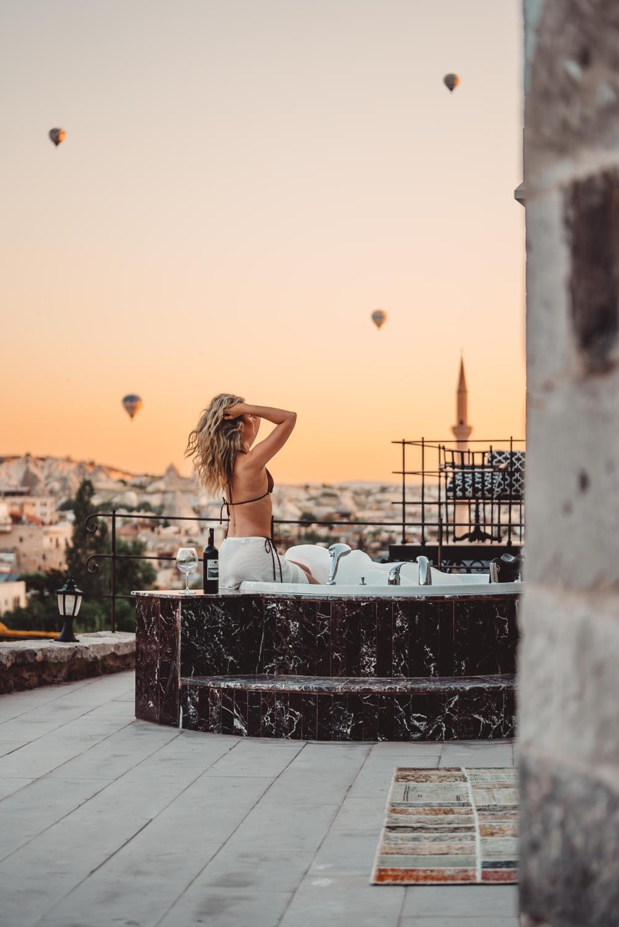 Secret Hill Cave Suites - Image 170