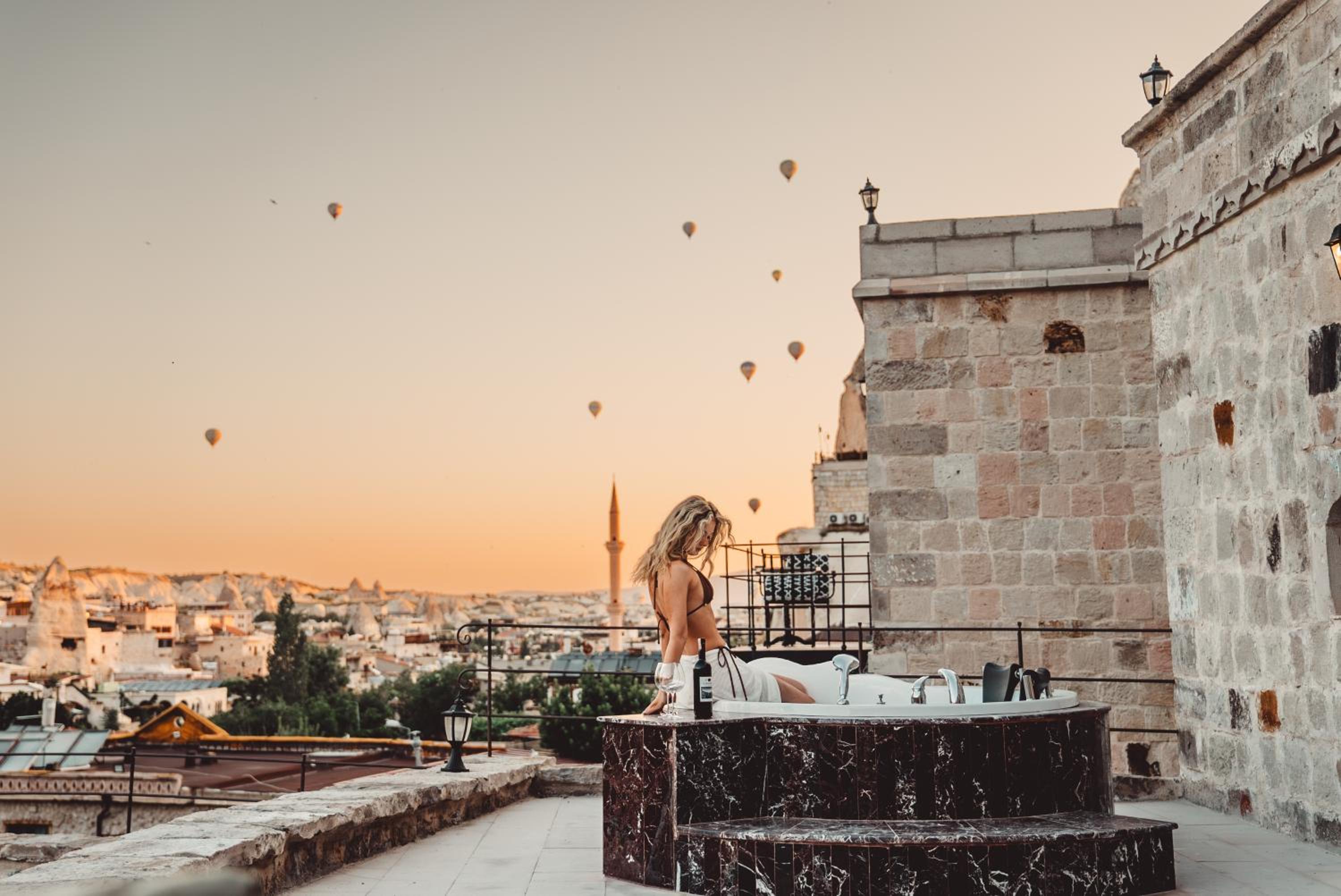 Secret Hill Cave Suites - Image 173