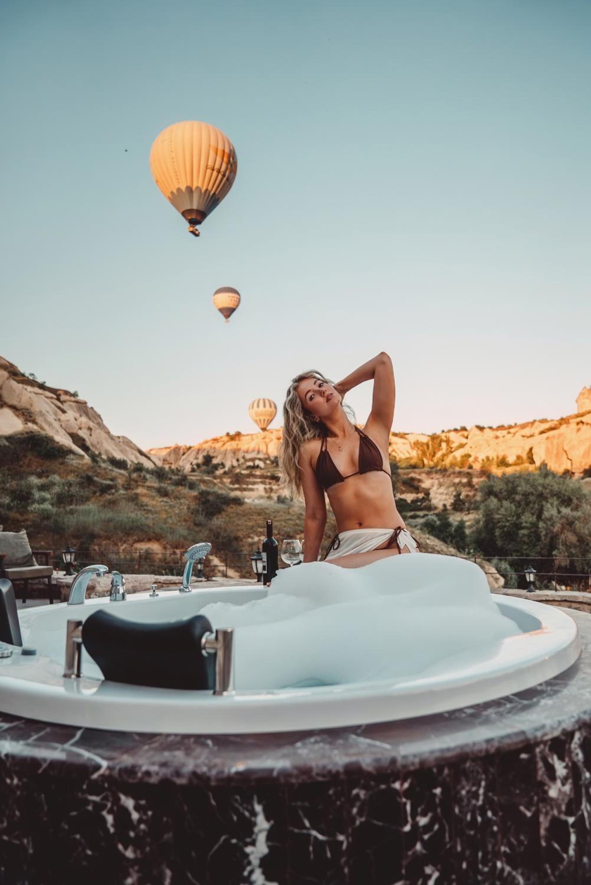 Secret Hill Cave Suites - Image 174