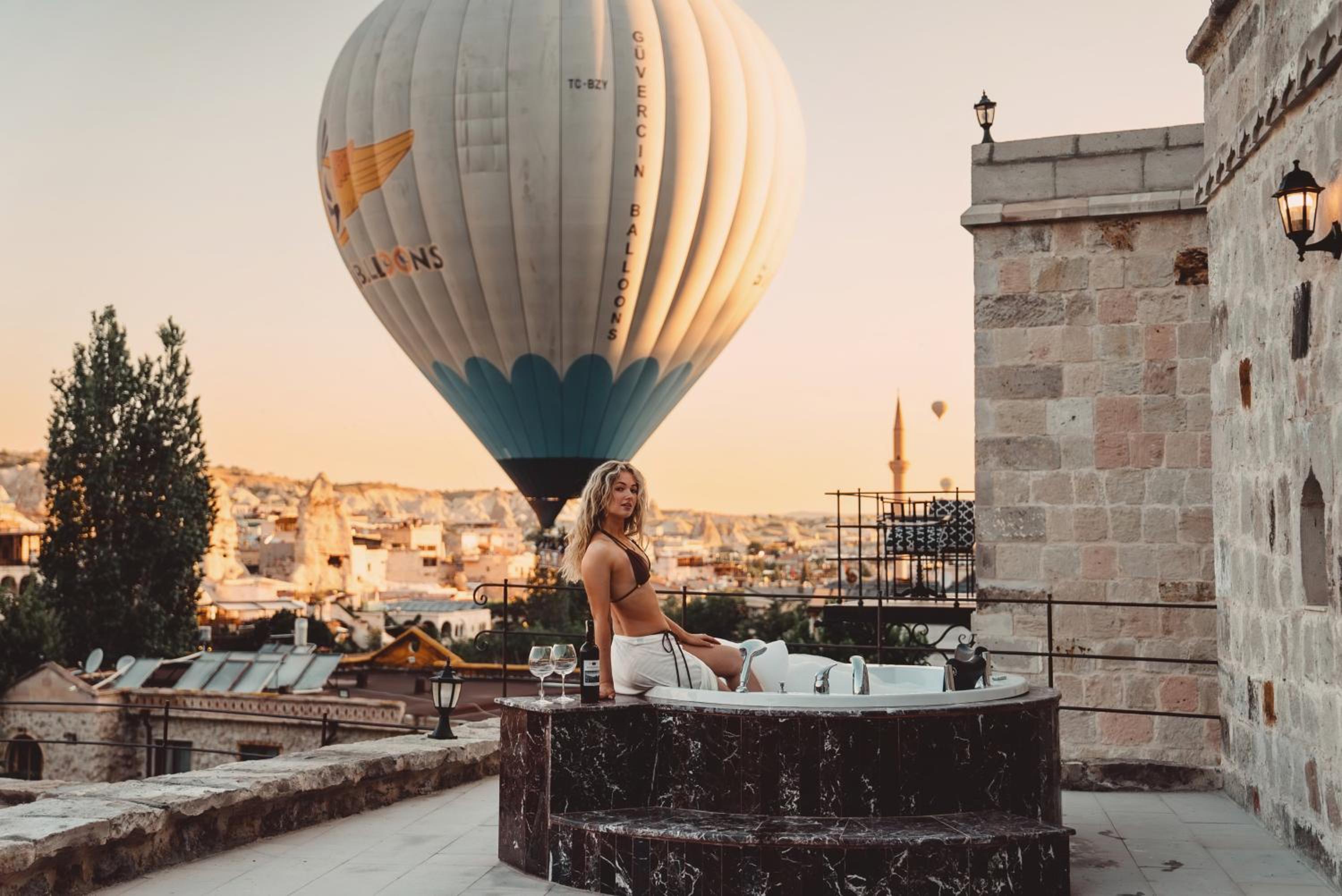 Secret Hill Cave Suites - Image 91