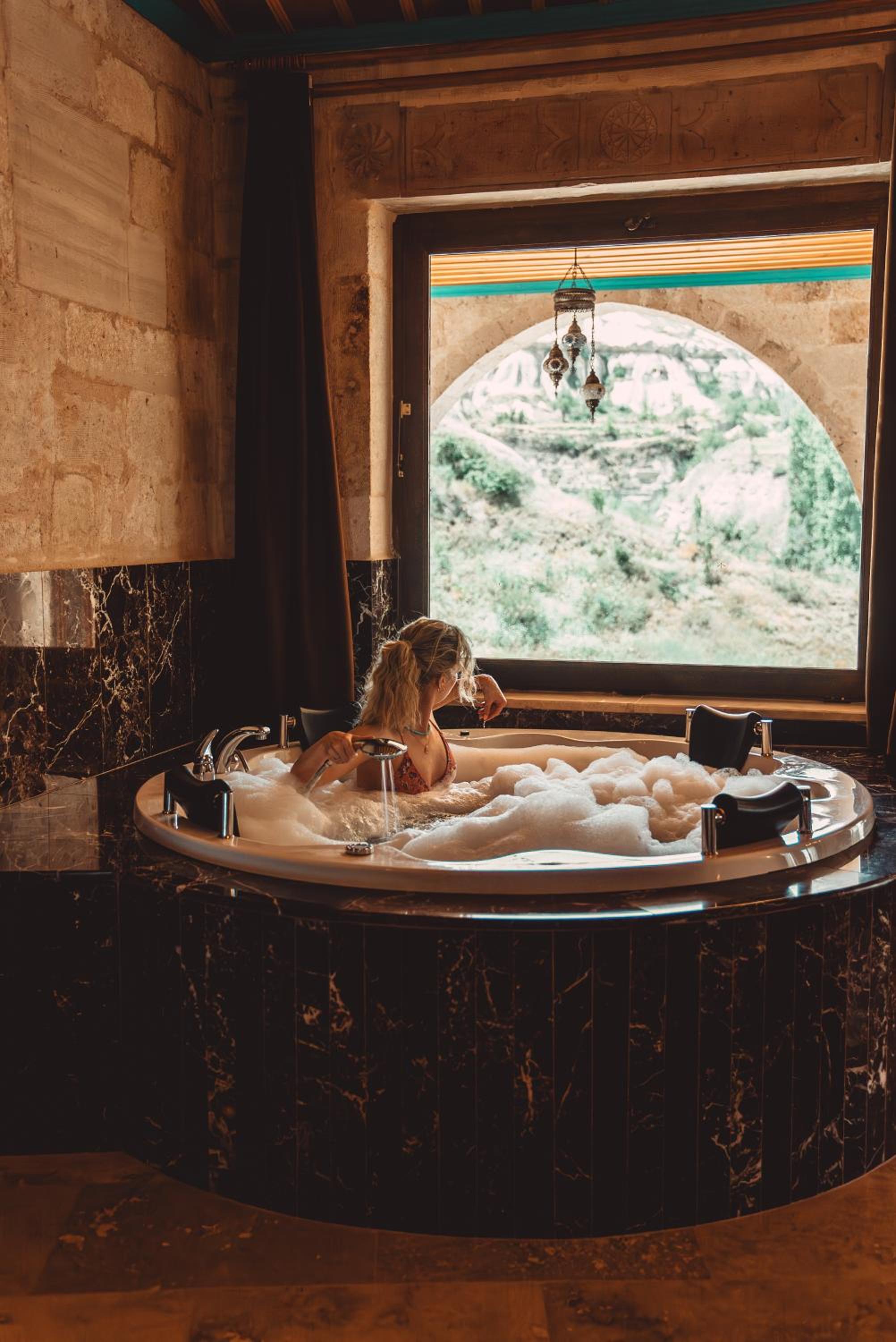 Secret Hill Cave Suites - Image 179