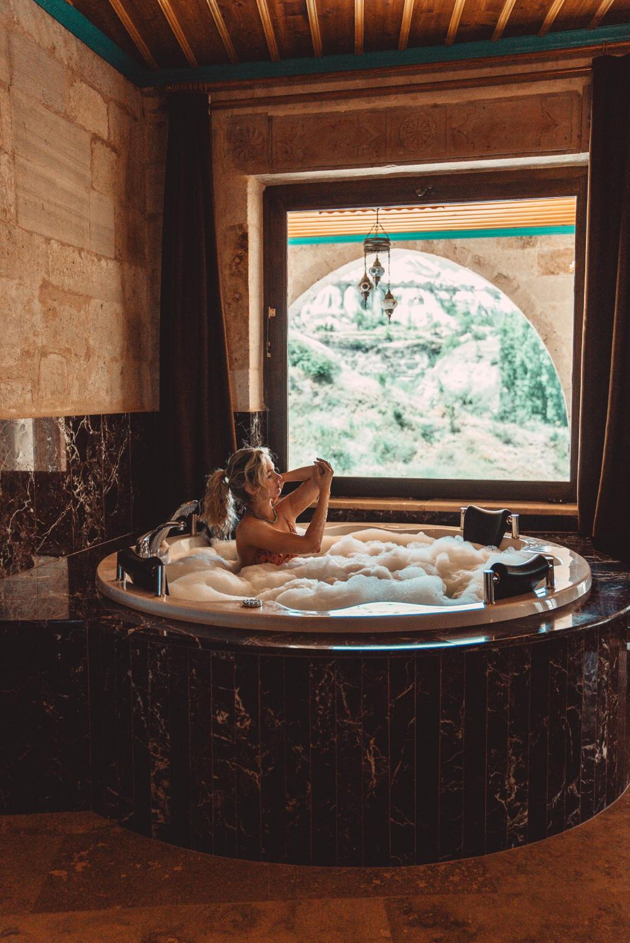 Secret Hill Cave Suites - Image 181