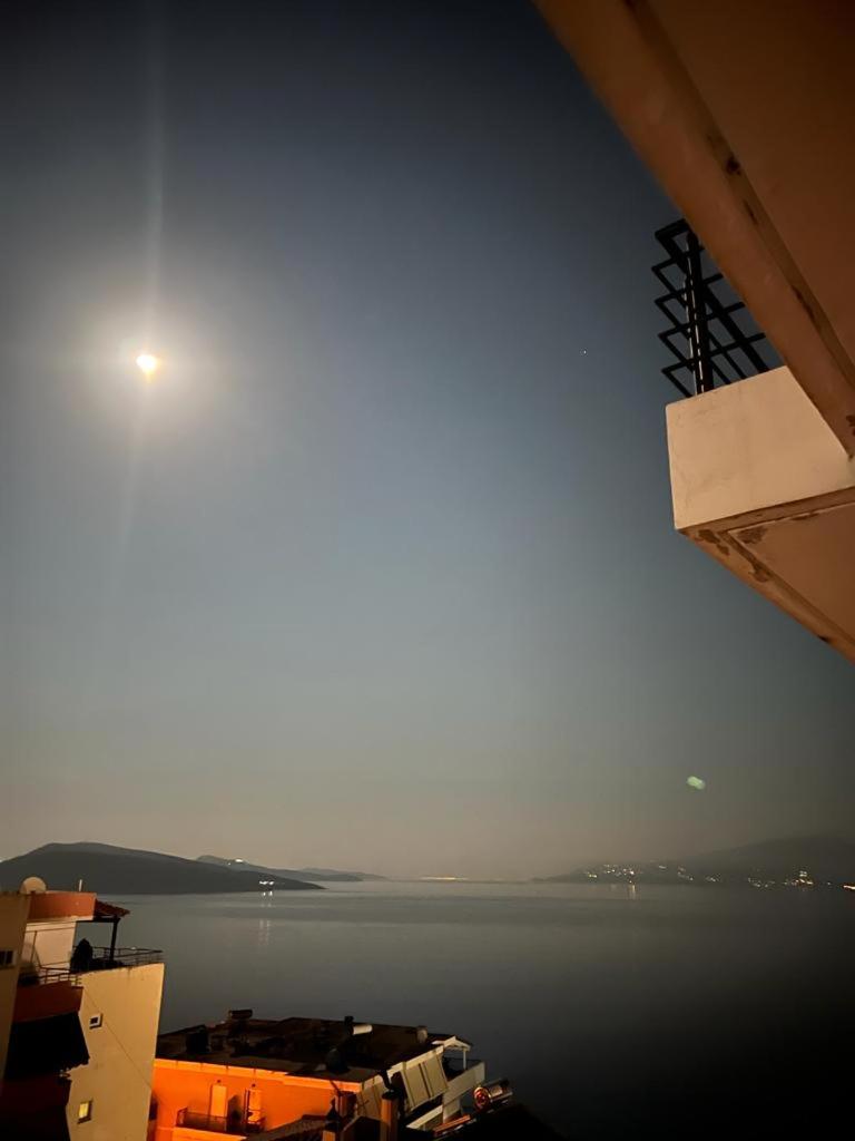 Lulo's Apartment with Sea View