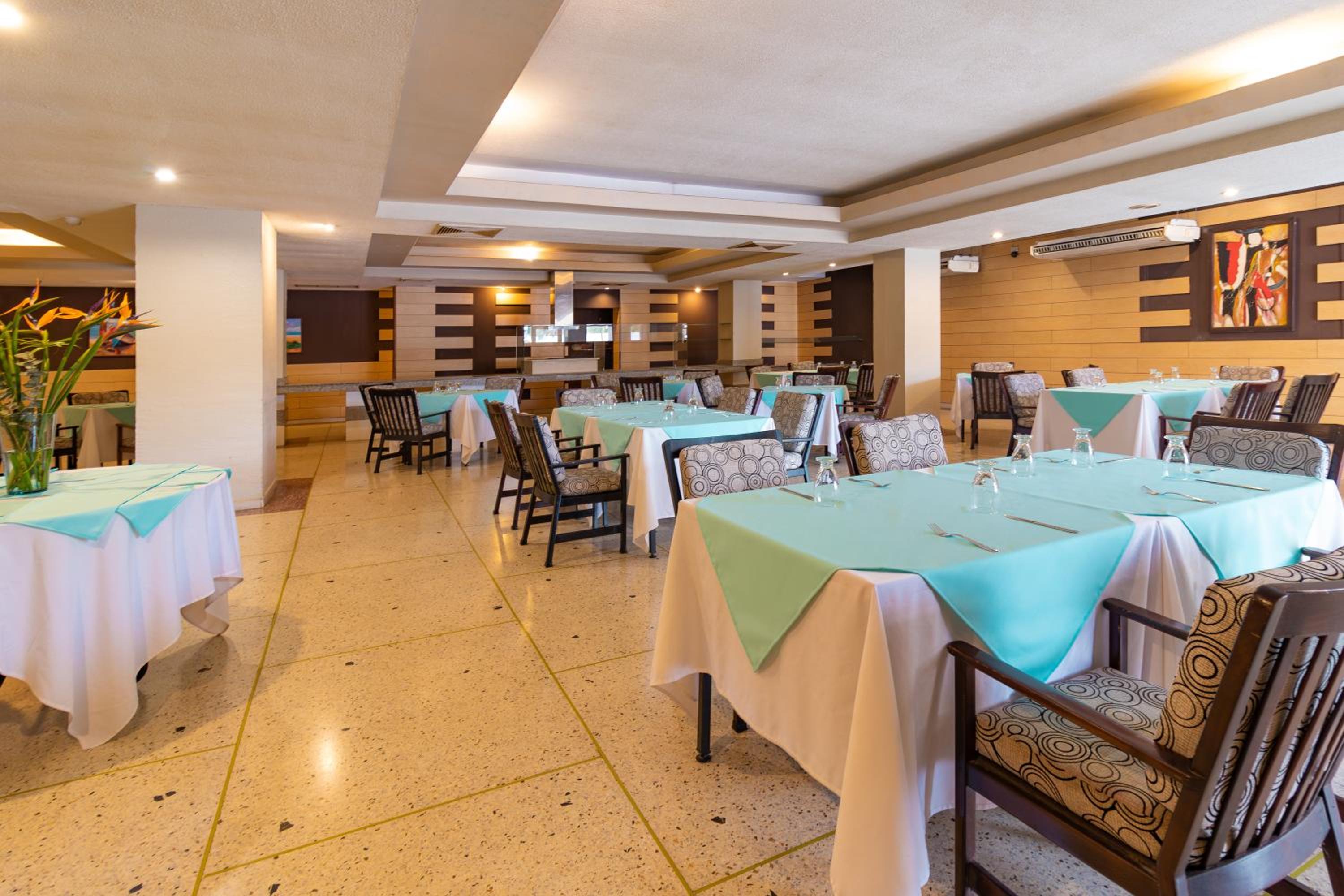 Hotel Faranda Express Puerta del Sol Porlamar - Photo 11