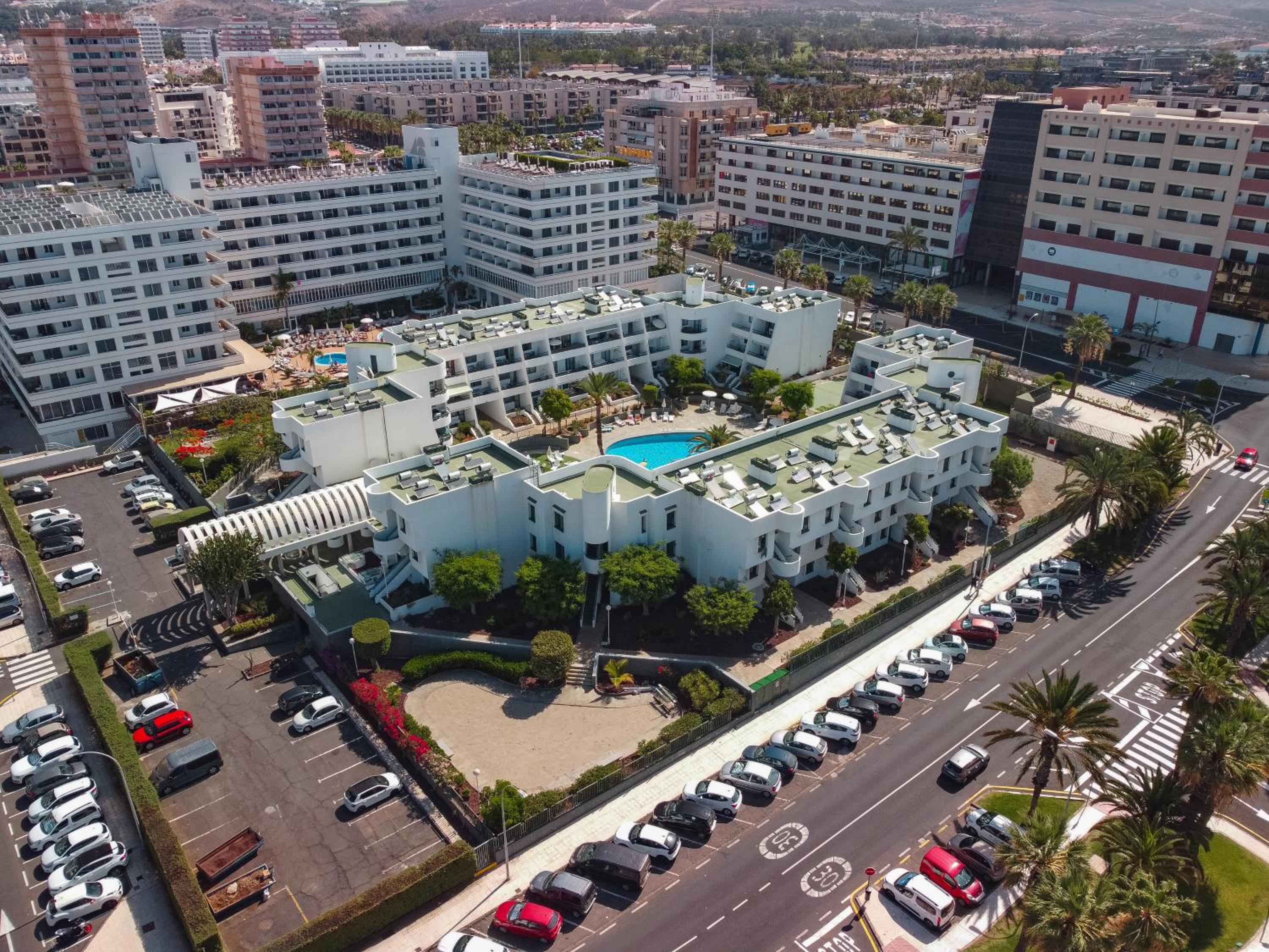 GO2TENERIFE Apart'Teno Amazing pool view & near the beach photo 5