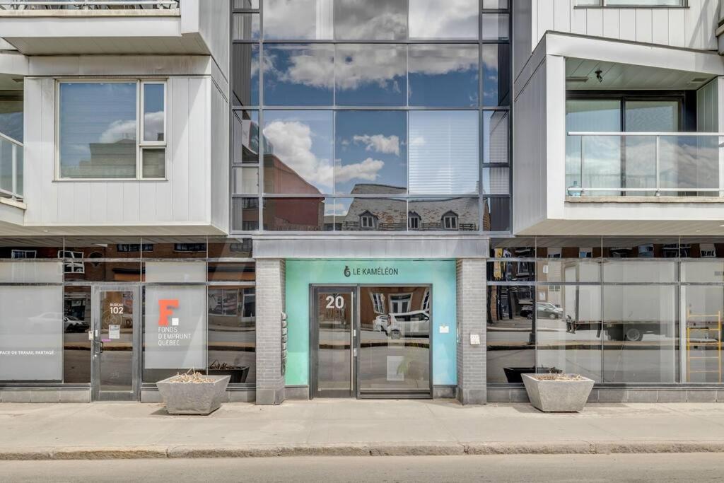 Initial / Spritz / Downtown Qc +STAT
