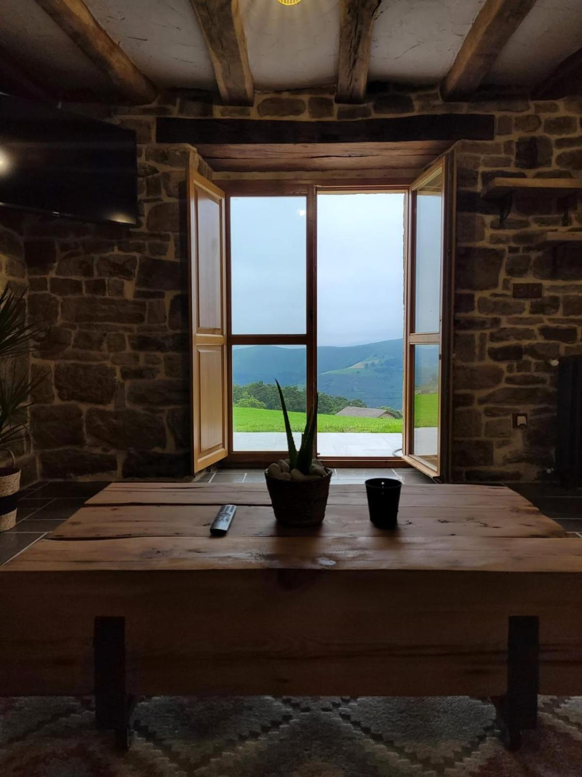 Villa Brenagudina - Cabaña Pasiega con piscina climatizada