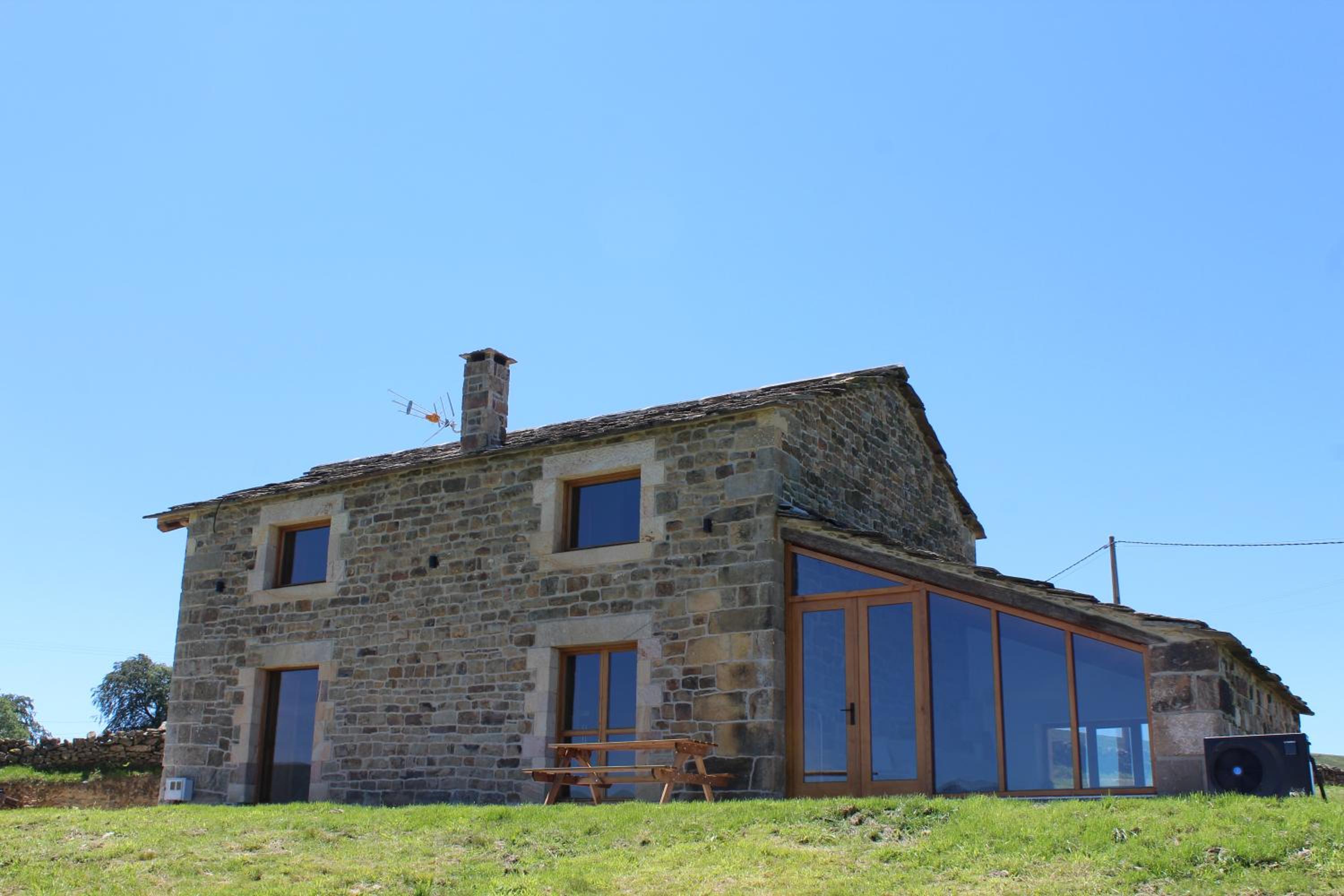 Villa Brenagudina - Cabaña Pasiega con piscina climatizada