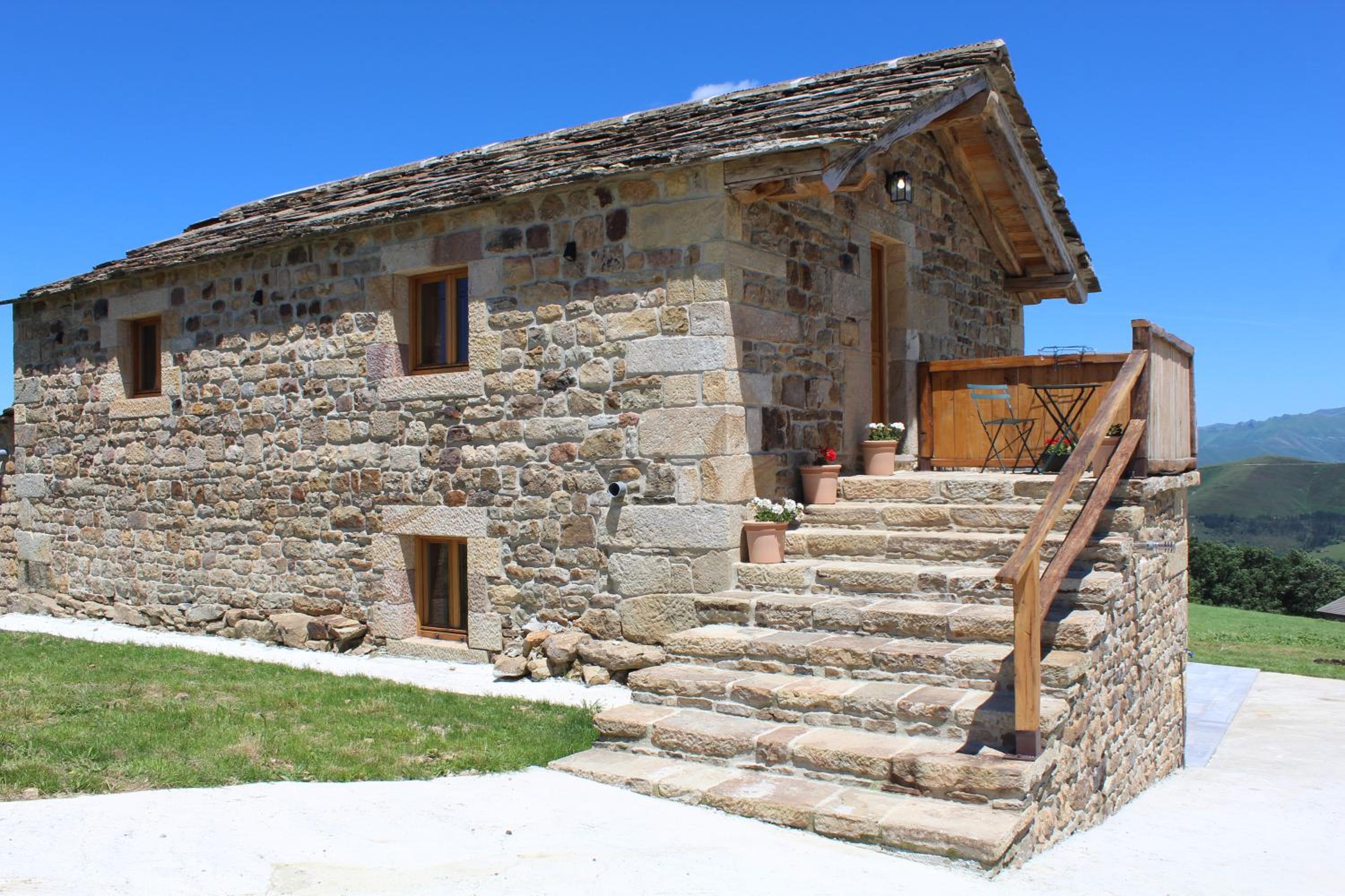 Villa Brenagudina - Cabaña Pasiega con piscina climatizada