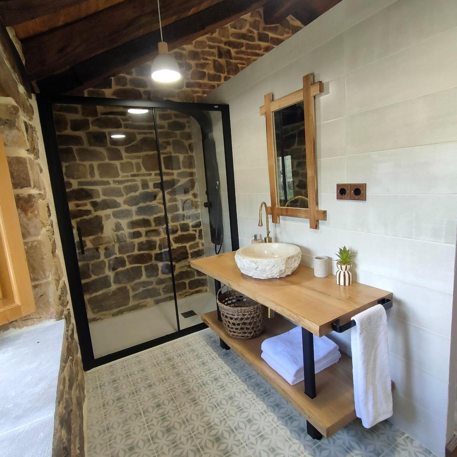 Villa Brenagudina - Cabaña Pasiega con piscina climatizada