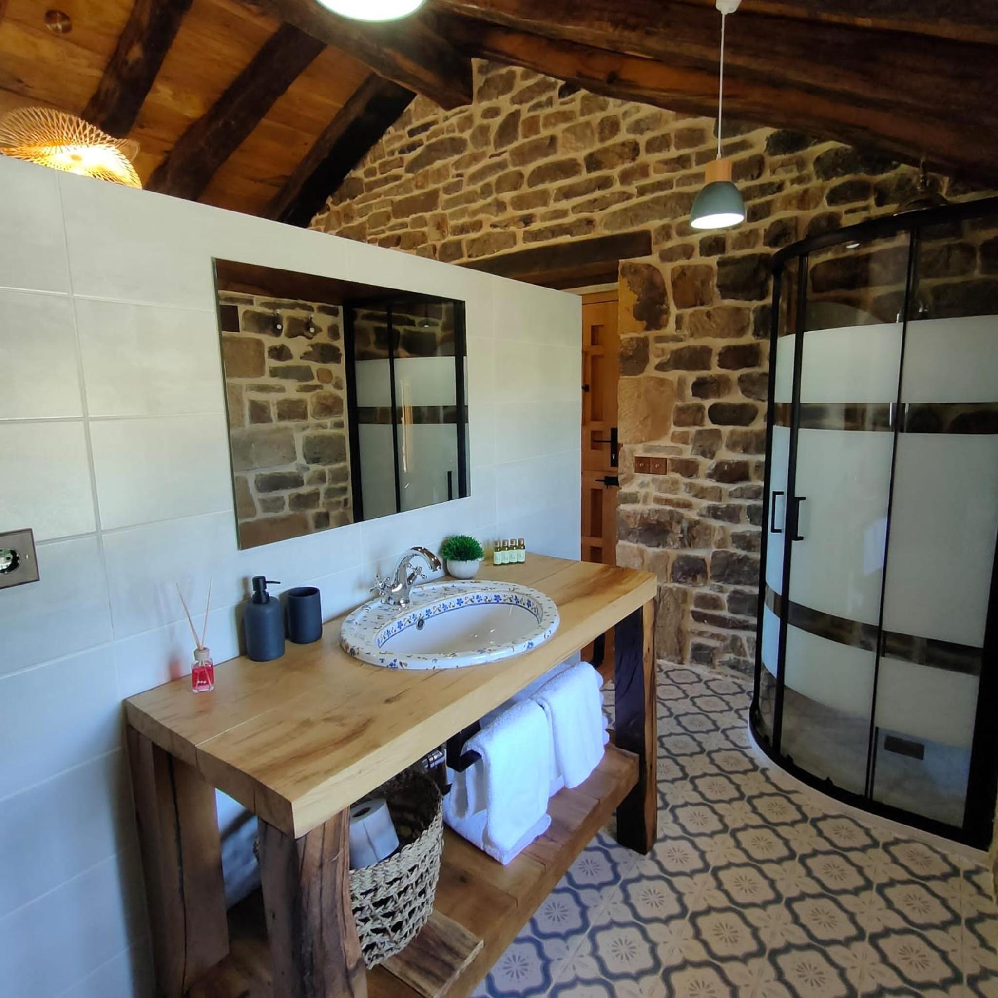 Villa Brenagudina - Cabaña Pasiega con piscina climatizada