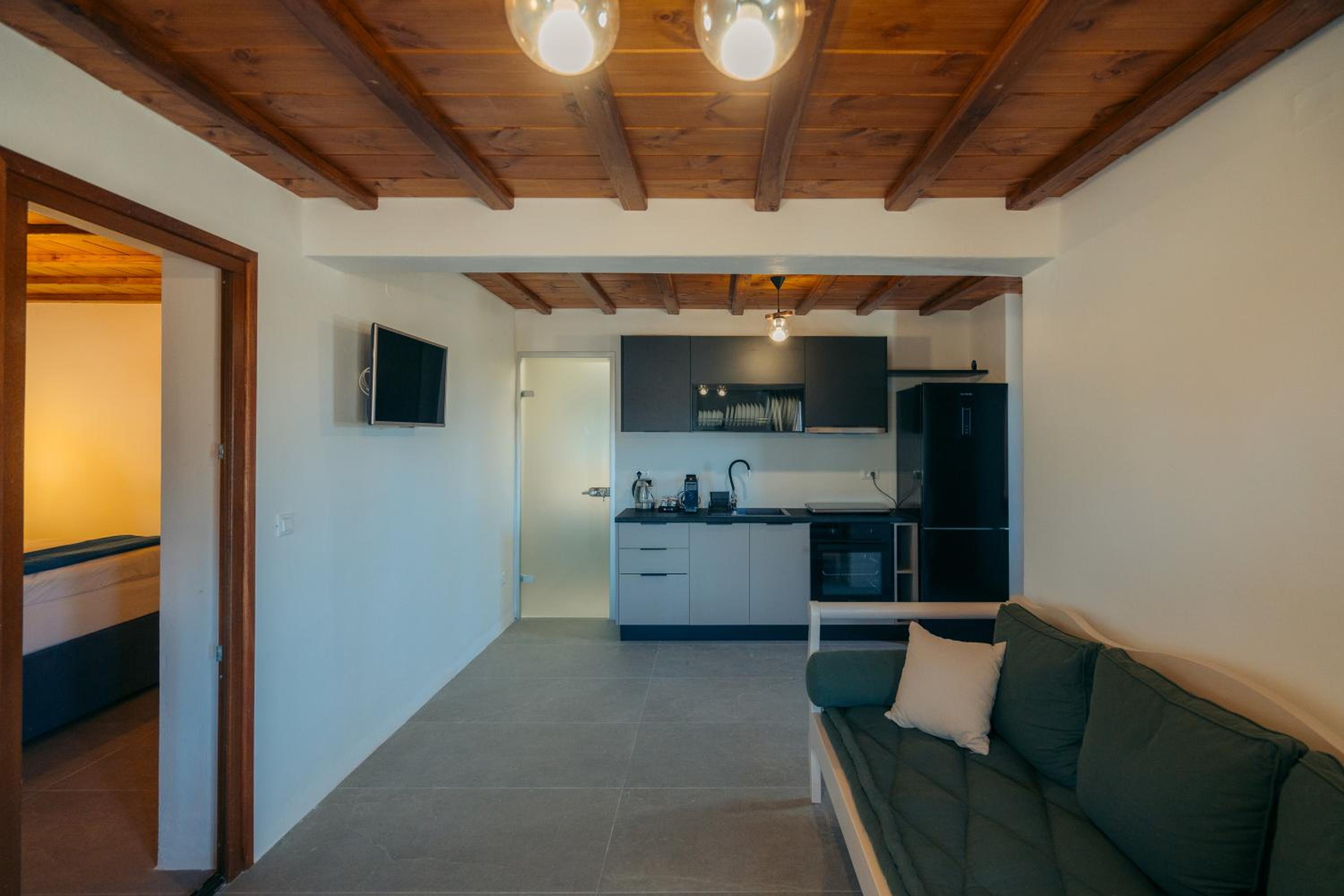 Loukia Apartments