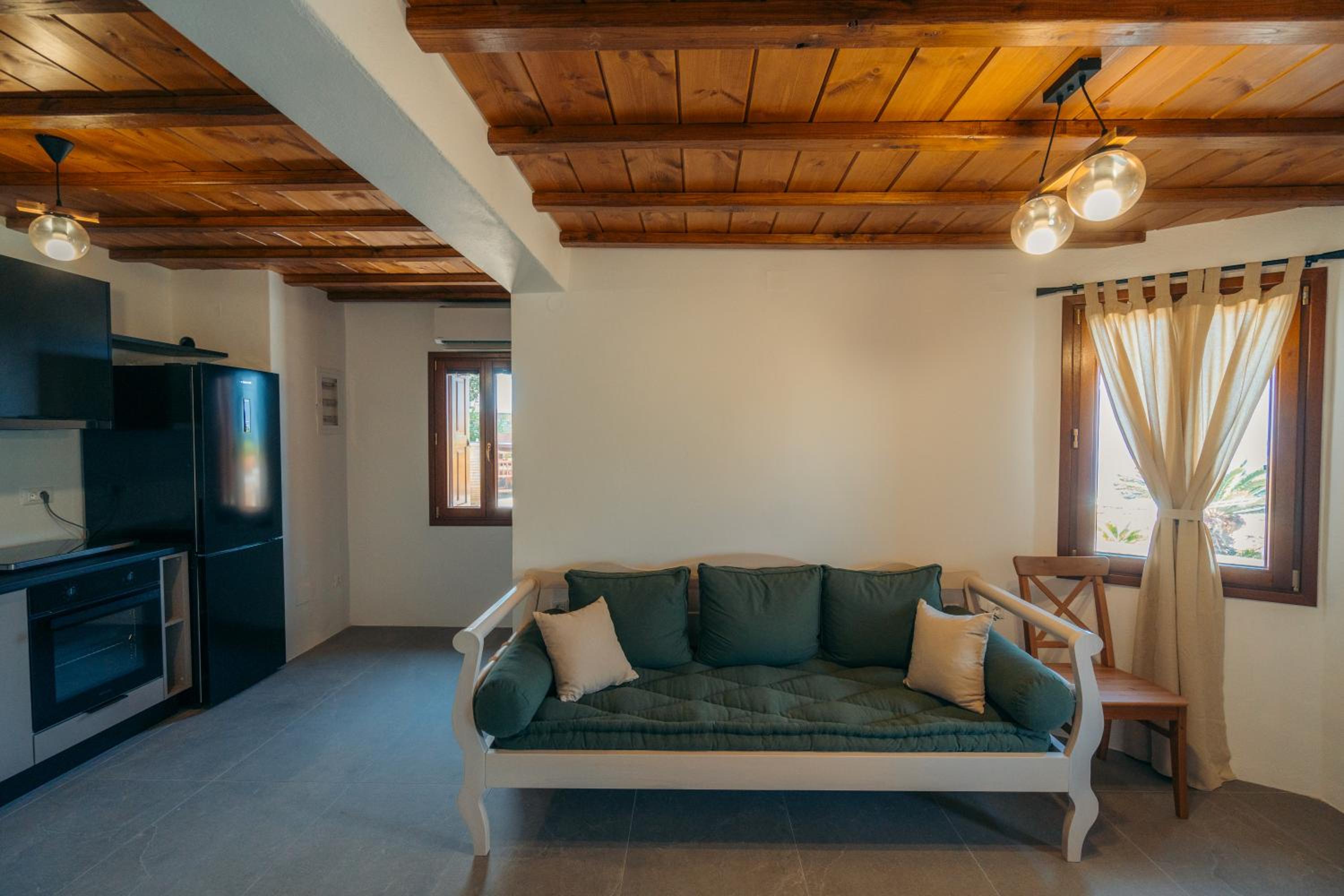 Loukia Apartments