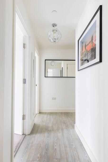 Stylish & Comfortable Top-Floor Flat in Harrow