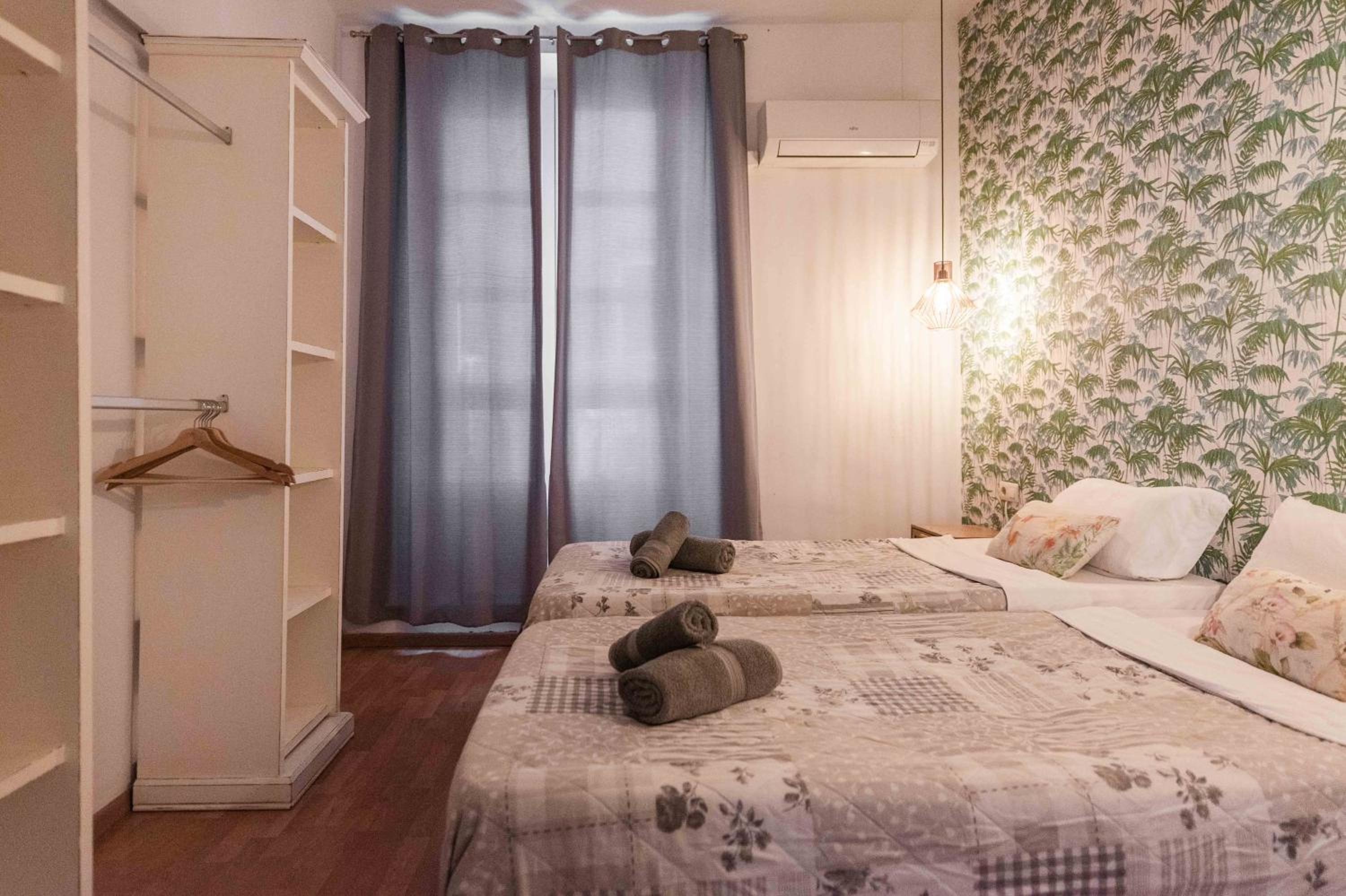 UrbanChicMalaga 2Bedroom Oasis In Historic Malaga Centre