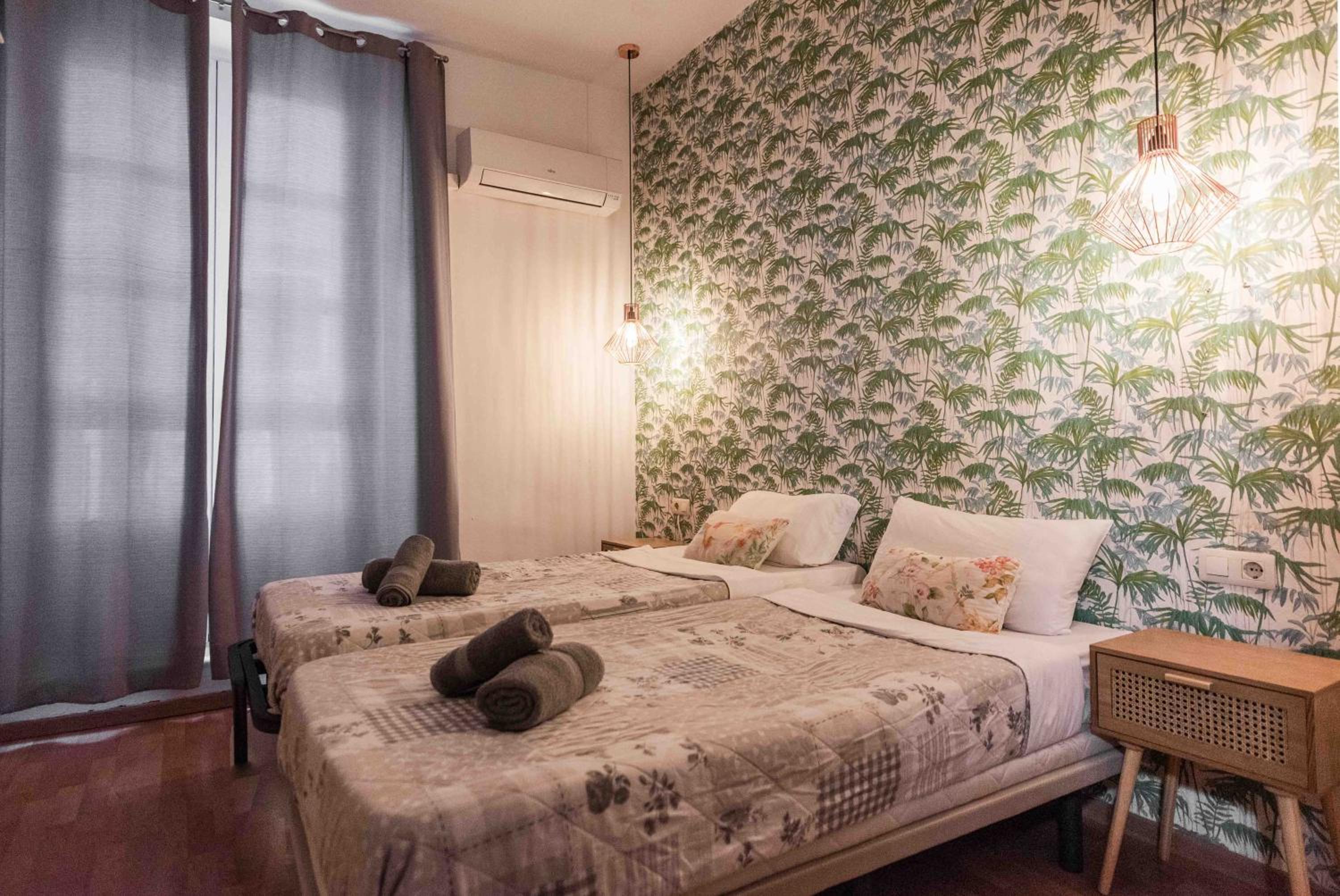 UrbanChicMalaga 2Bedroom Oasis In Historic Malaga Centre