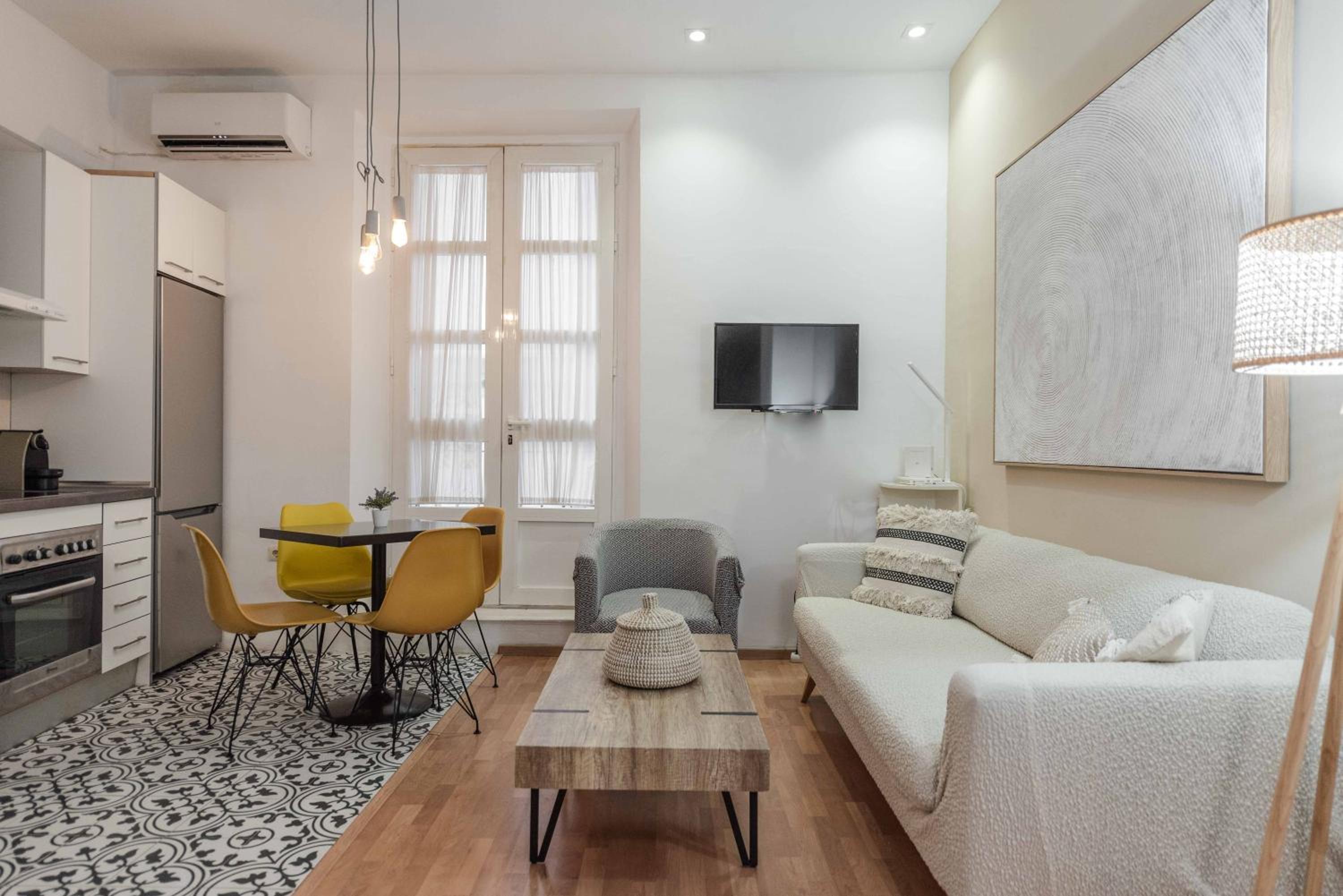 UrbanChicMalaga 2Bedroom Oasis In Historic Malaga Centre