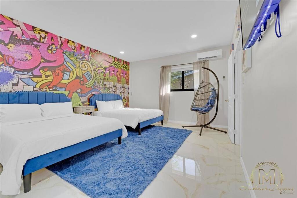 Fort Lauderdale Vacations - Game Chill Manor - Arcade - Pool - Pool table - Property Image 52