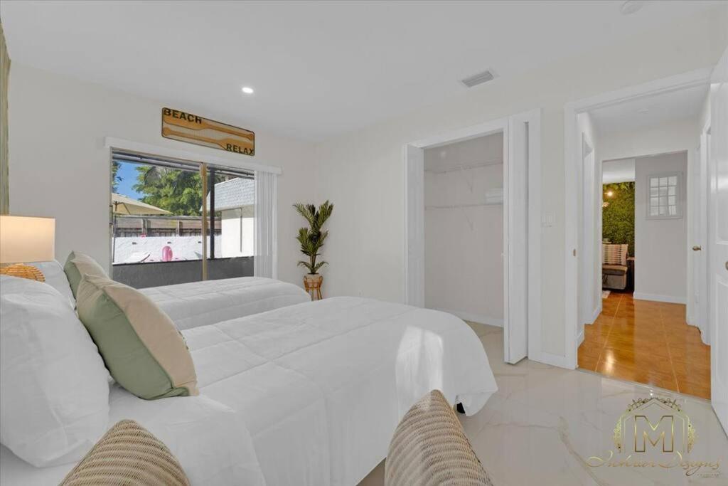 Fort Lauderdale Vacations - Game Chill Manor - Arcade - Pool - Pool table - Property Image 55