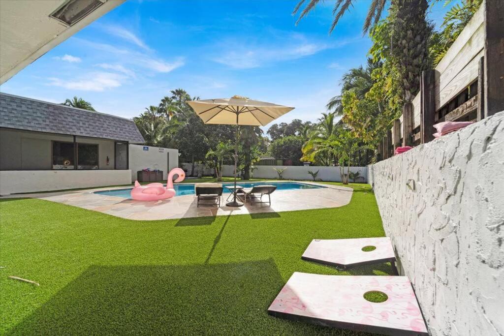Fort Lauderdale Vacations - Game Chill Manor - Arcade - Pool - Pool table - Property Image 64