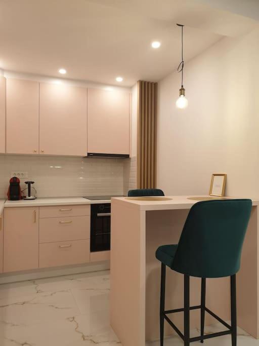 Mia Gi Luxury + Garage