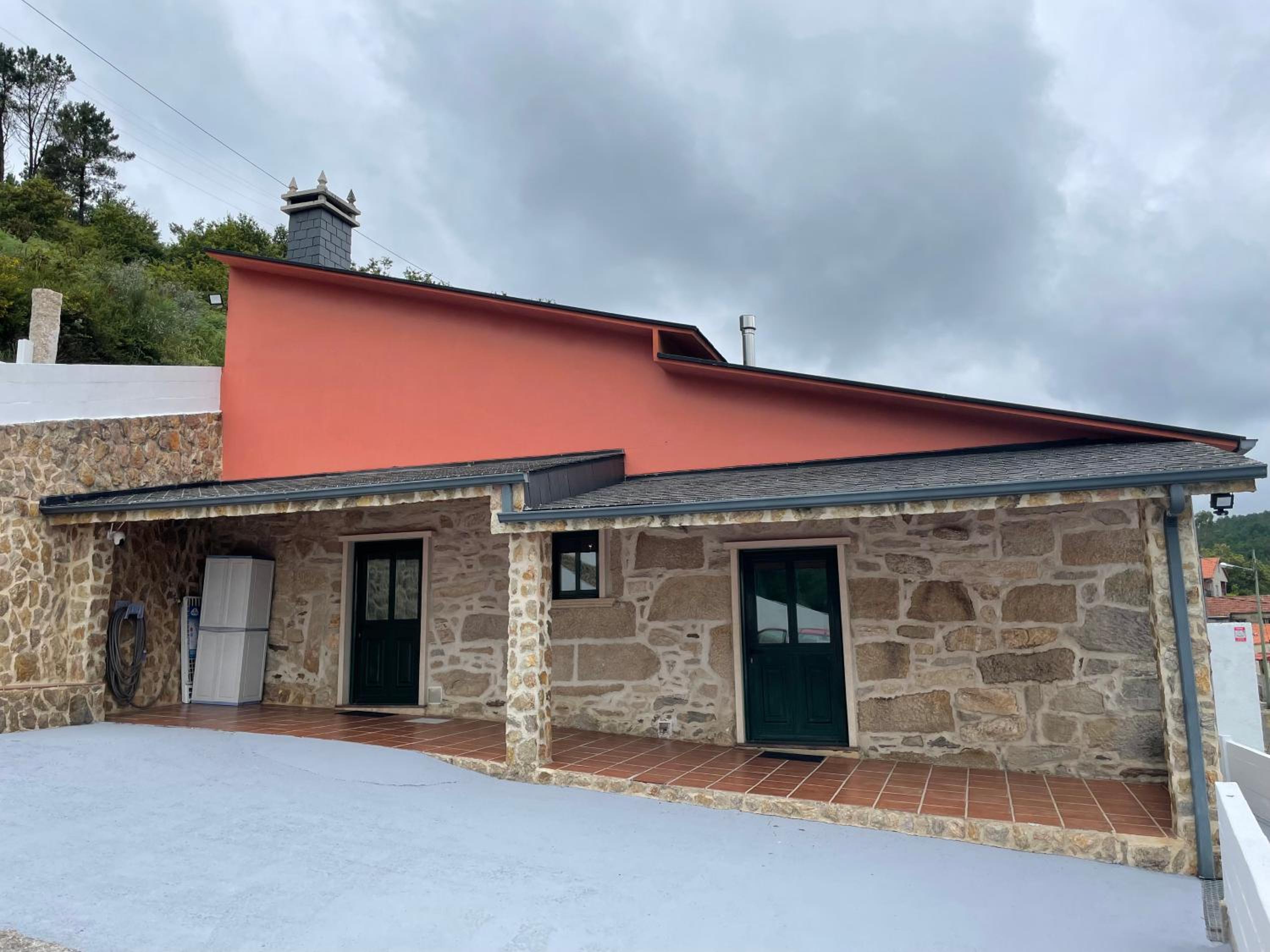 LA CASA DE DORA EN LA ESCUSA view 2
