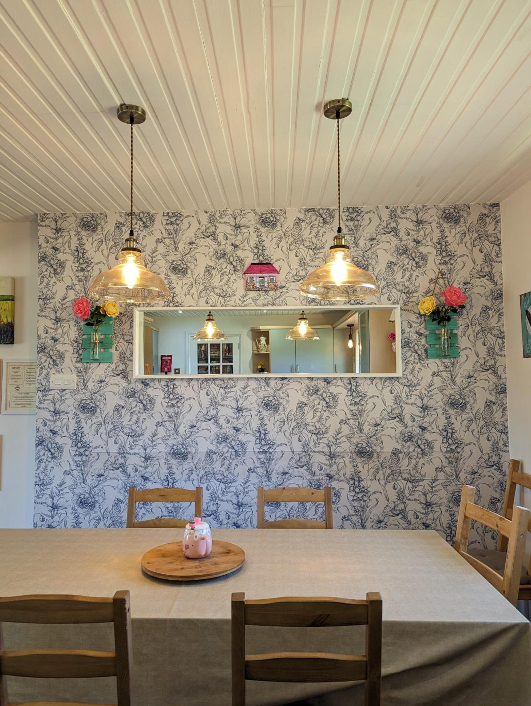 FINN VILLAGE "Mountain View Cottage" Private Garden, 9-seater HOT TUB, Firepit & Pizza Stove view 5
