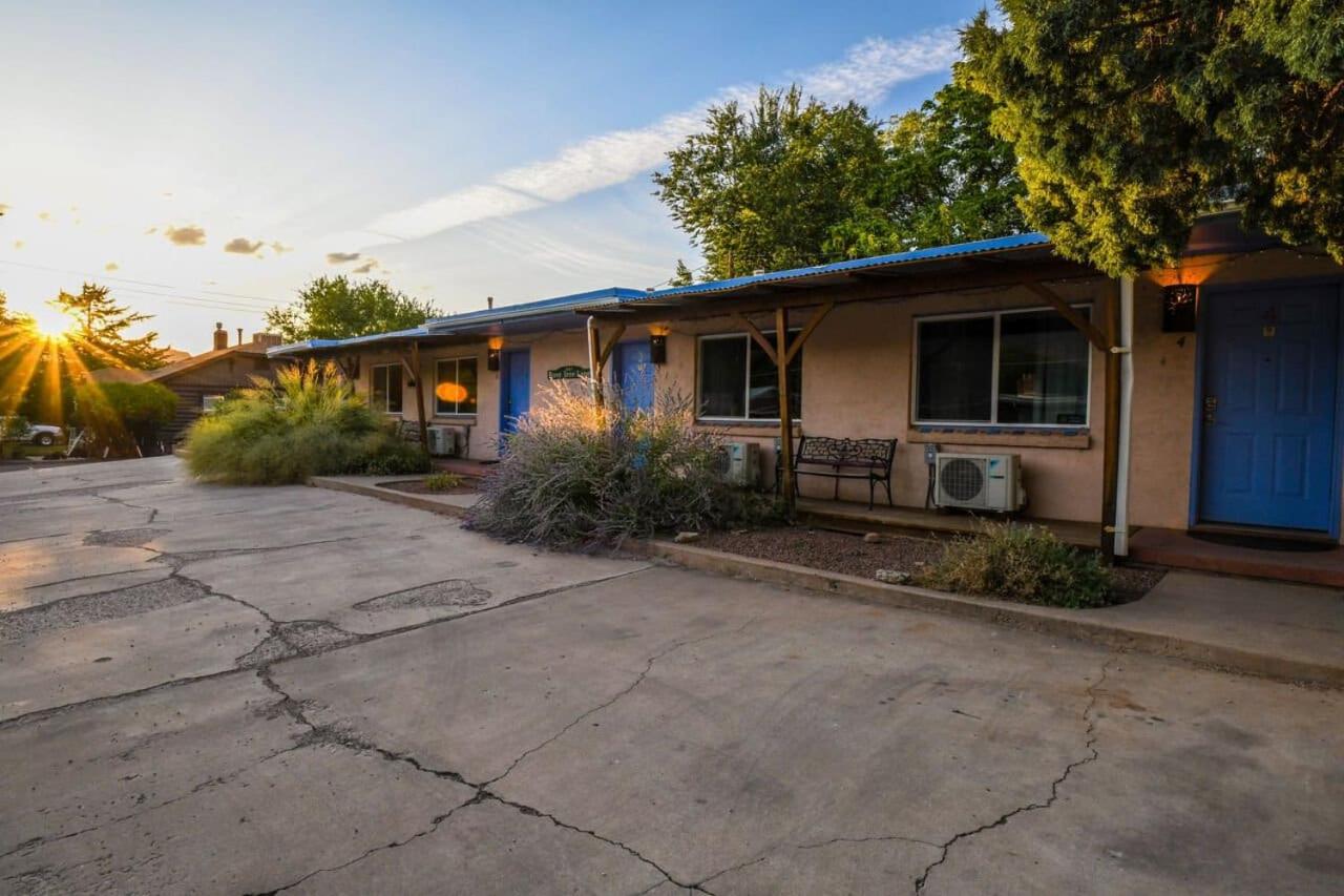 Hotel Charming 2 Bedroom Near Downtown - Rose Tree 1