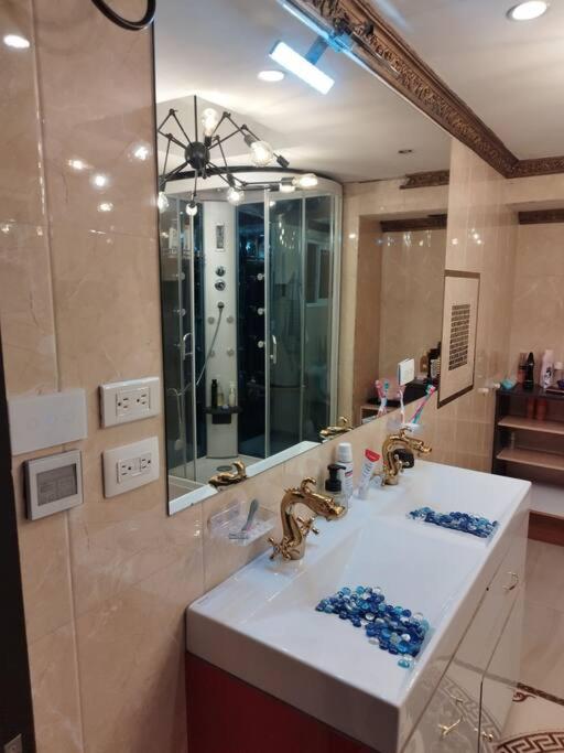 Apartamento Penthouse con Jacuzzi y Chimenea