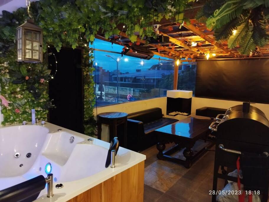 Apartamento Penthouse con Jacuzzi y Chimenea