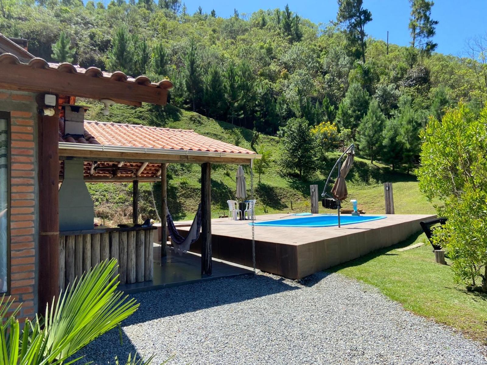 Chalé Cabana Sítio na Serra para amigos e familiares com Piscina