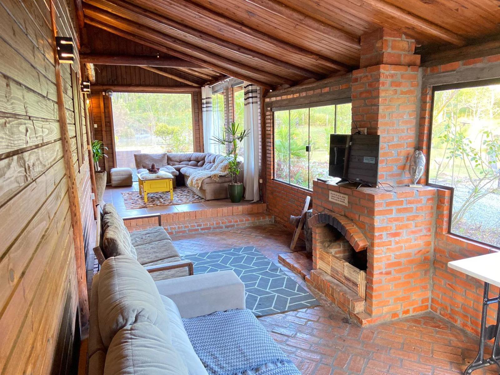 Chalé Cabana Sítio na Serra para amigos e familiares com Piscina