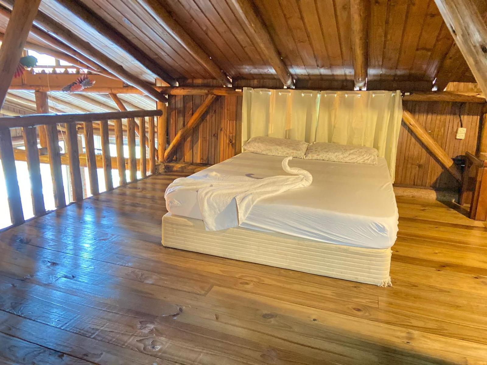 Chalé Cabana Sítio na Serra para amigos e familiares com Piscina