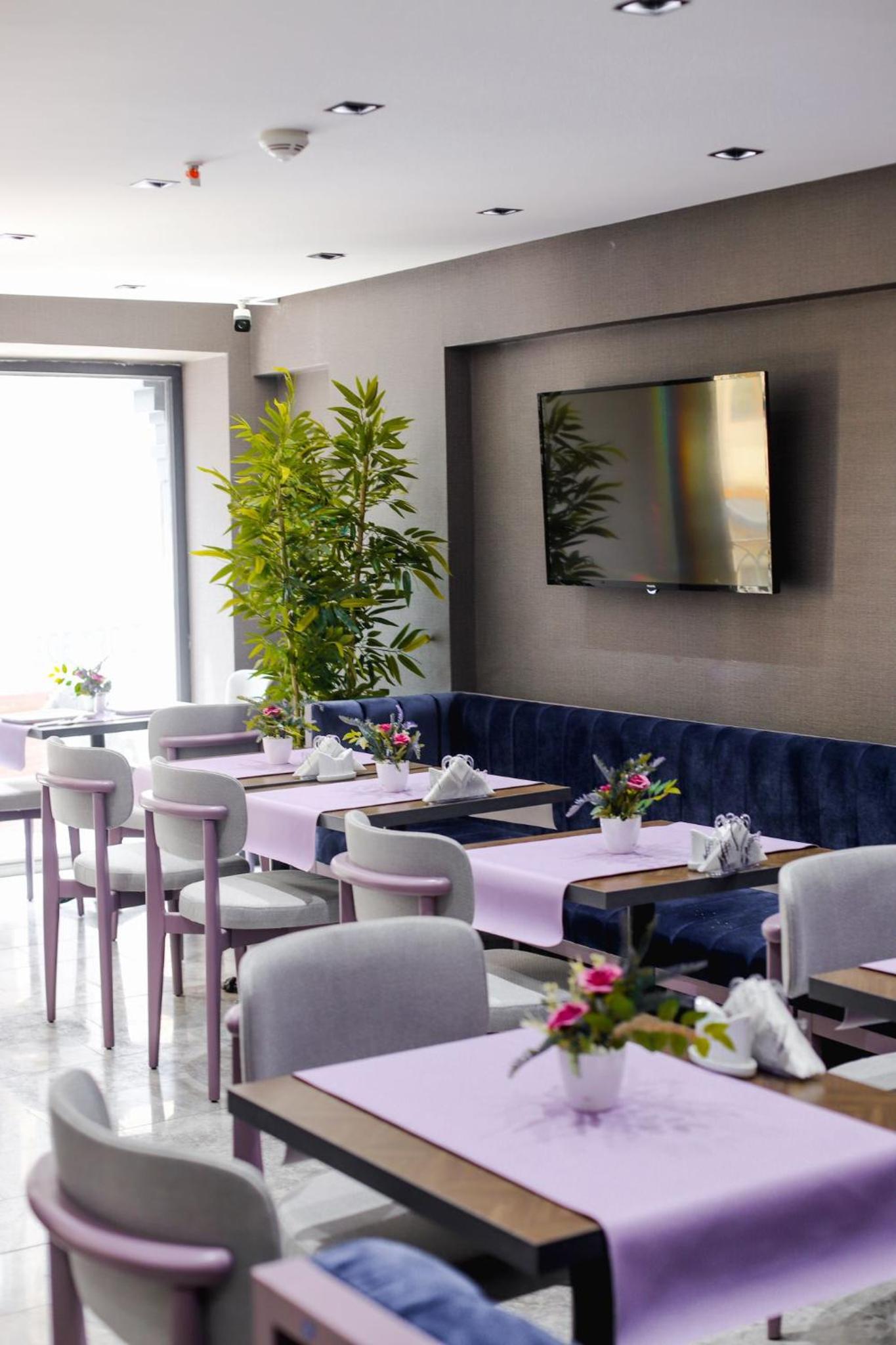 THE ROYALS HOTEL - Image 15