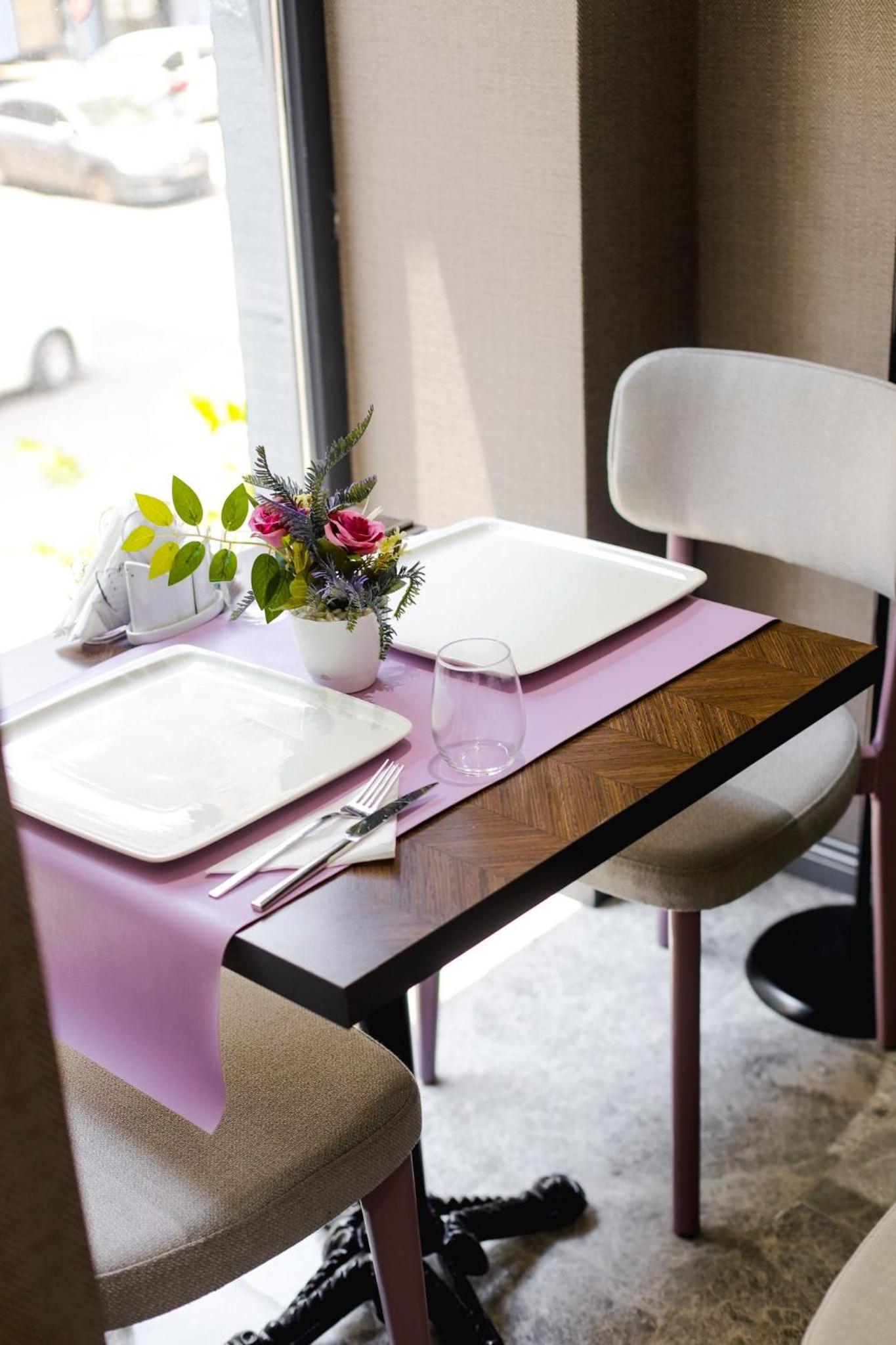 THE ROYALS HOTEL - Image 31